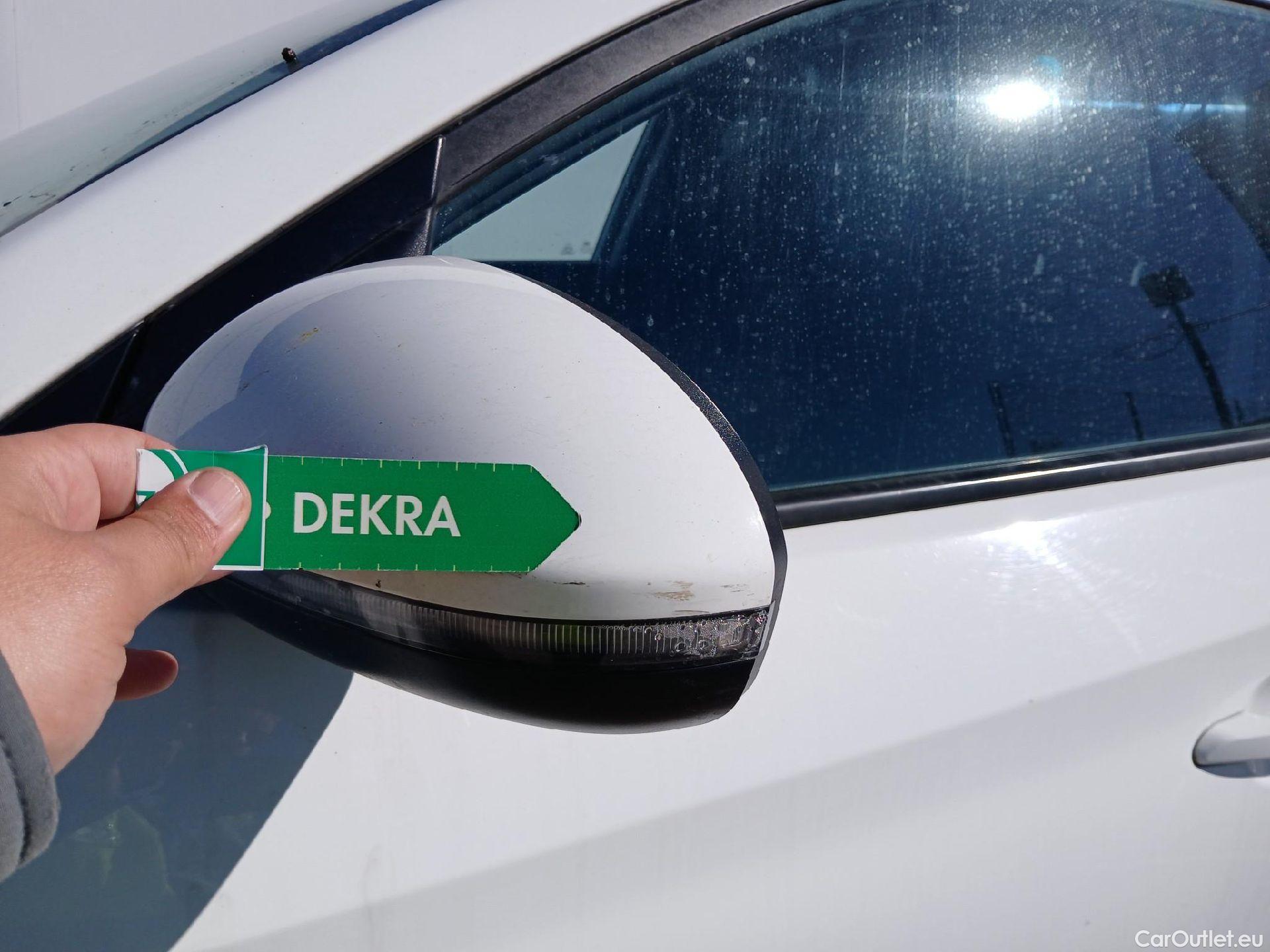  Hyundai  Tucson HYUNDAI  / 2018 / 5P / todoterreno 1.6 CRDI 85kW (116CV) 48V SLE 4X2(SP)(SL) #18