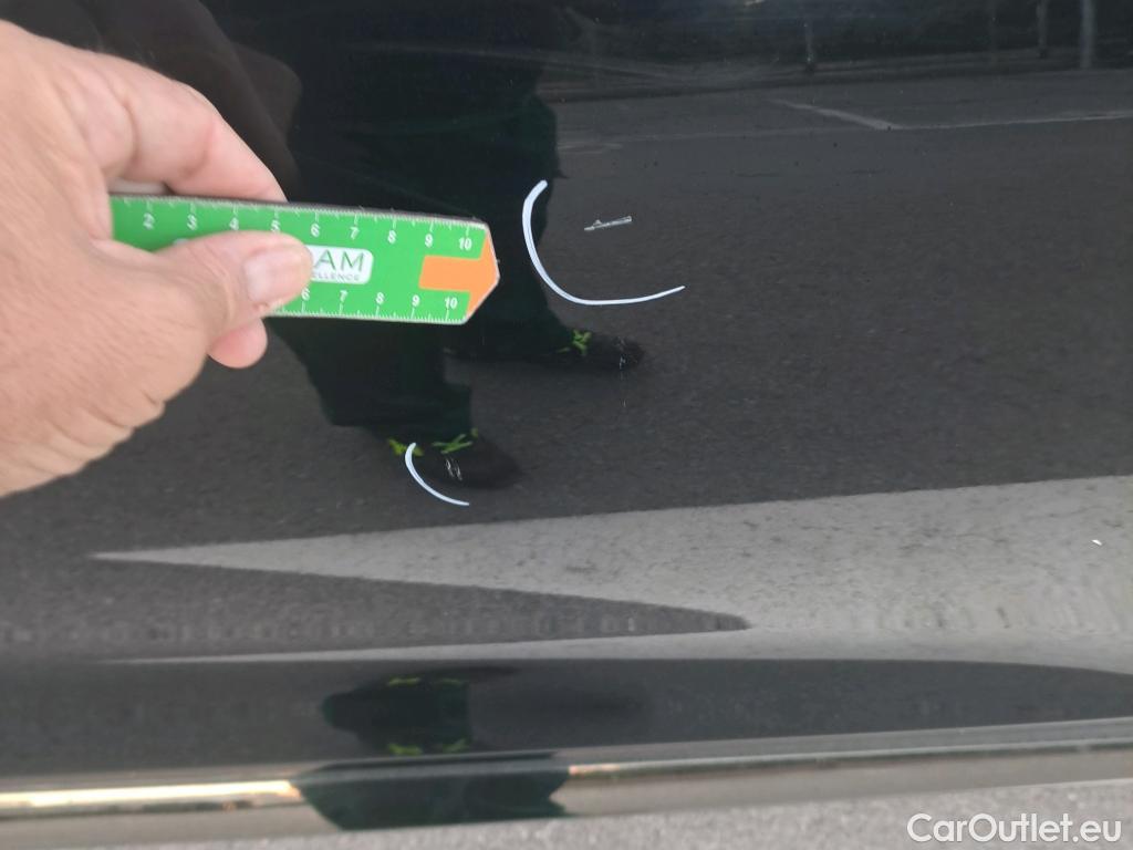  Hyundai  Santa Fe HYUNDAI  / 2018 / 5P / todoterreno 2.2 CRDi Klass 4x2 DK #12