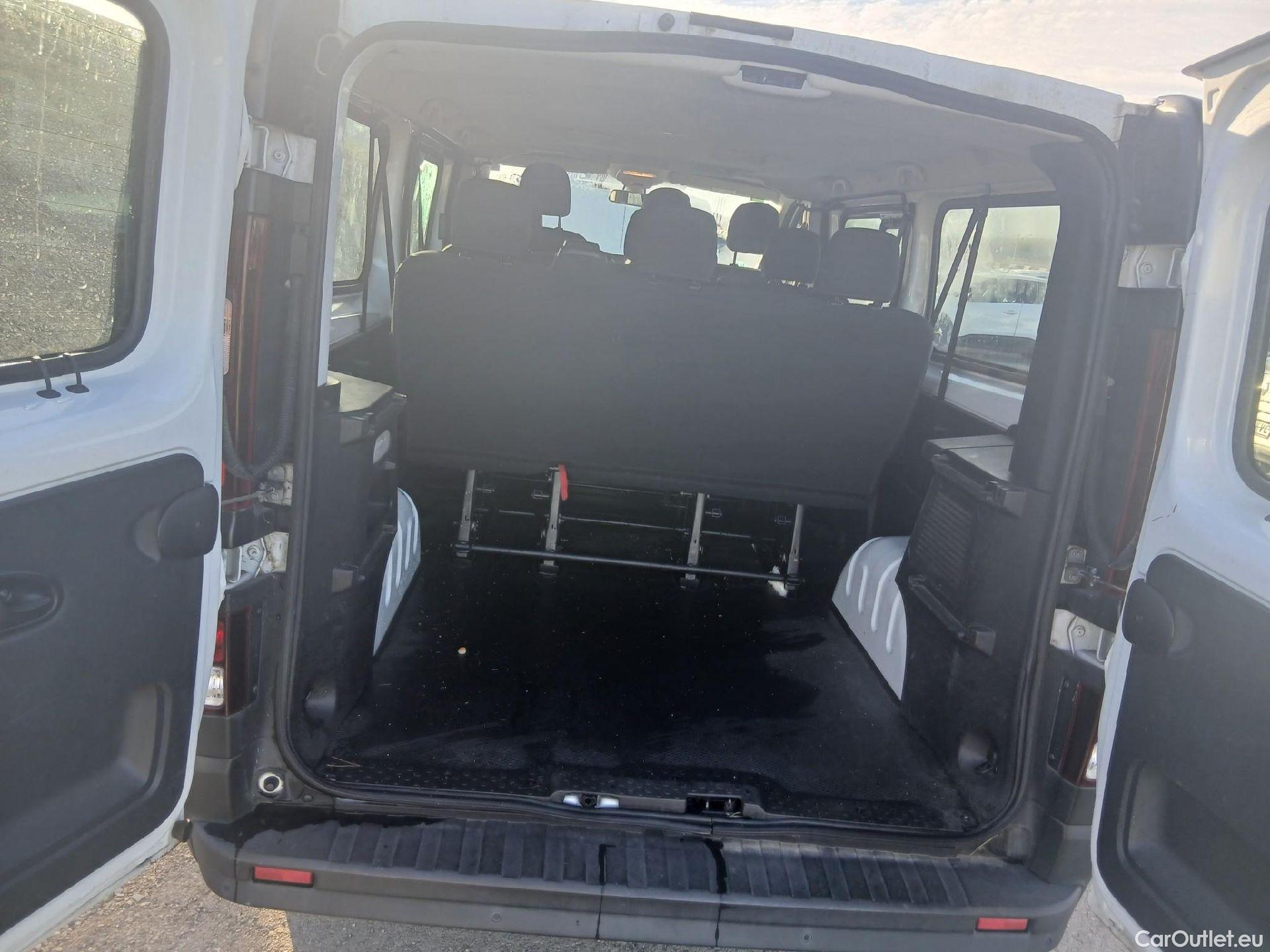  Opel  Vivaro OPEL  / 2014 / 4P / combi 1.6 CDTI S/S 107kW (145CV) L2 2.9t Com-9 #1