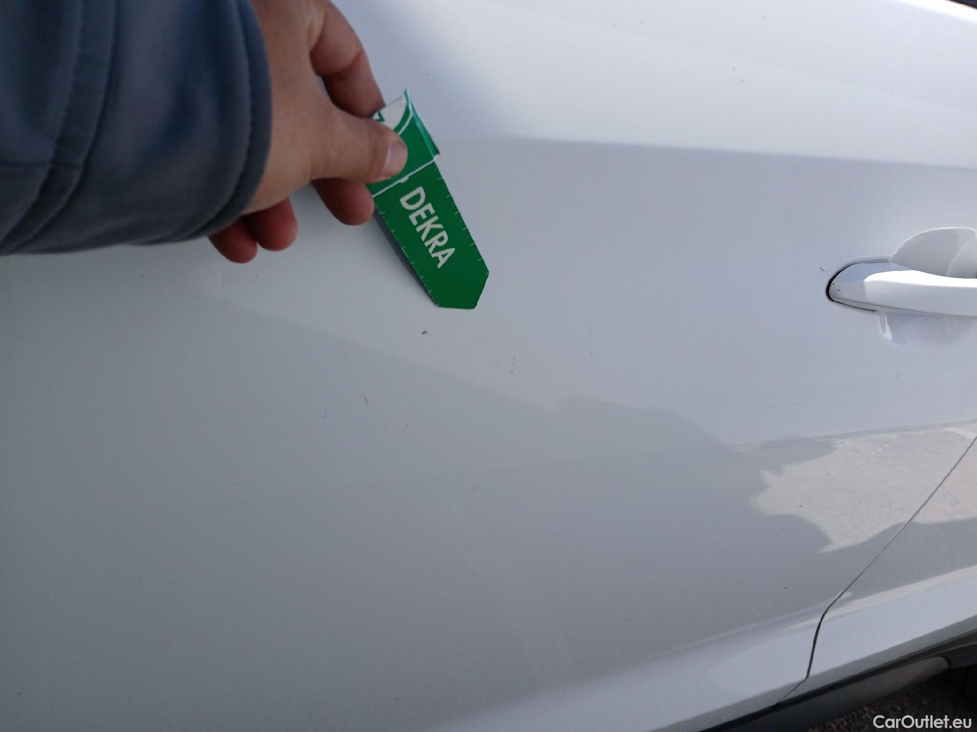  Hyundai  Tucson HYUNDAI  / 2018 / 5P / todoterreno 1.6 CRDI 85kW (116CV) 48V SLE 4X2(SP)(SL) #17