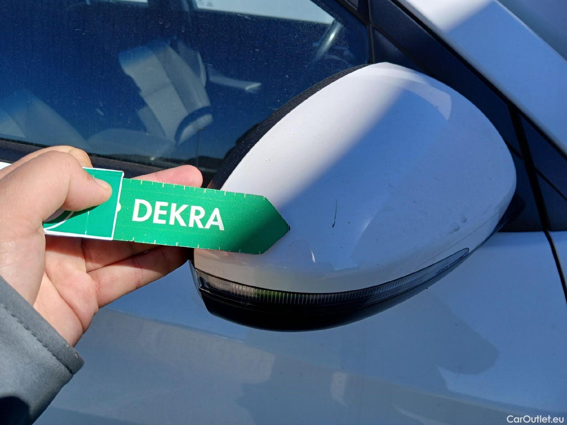  Hyundai  Tucson HYUNDAI  / 2018 / 5P / todoterreno 1.6 CRDI 85kW (116CV) 48V SLE 4X2(SP)(SL) #30