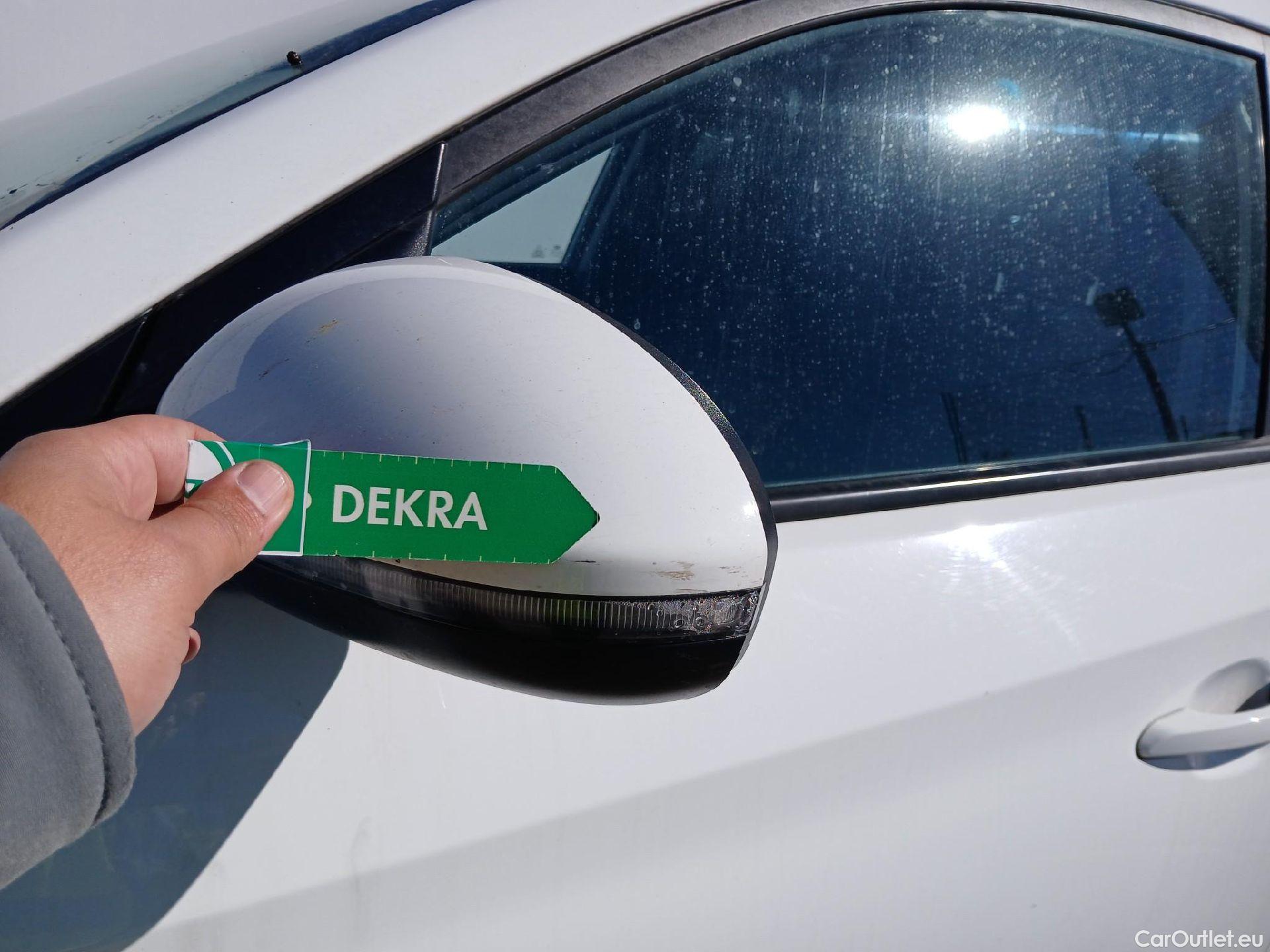  Hyundai  Tucson HYUNDAI  / 2018 / 5P / todoterreno 1.6 CRDI 85kW (116CV) 48V SLE 4X2(SP)(SL) #17