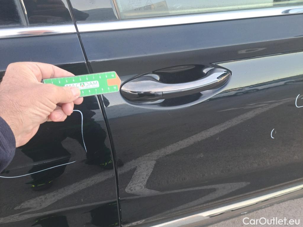  Hyundai  Santa Fe HYUNDAI  / 2018 / 5P / todoterreno 2.2 CRDi Klass 4x2 DK #46