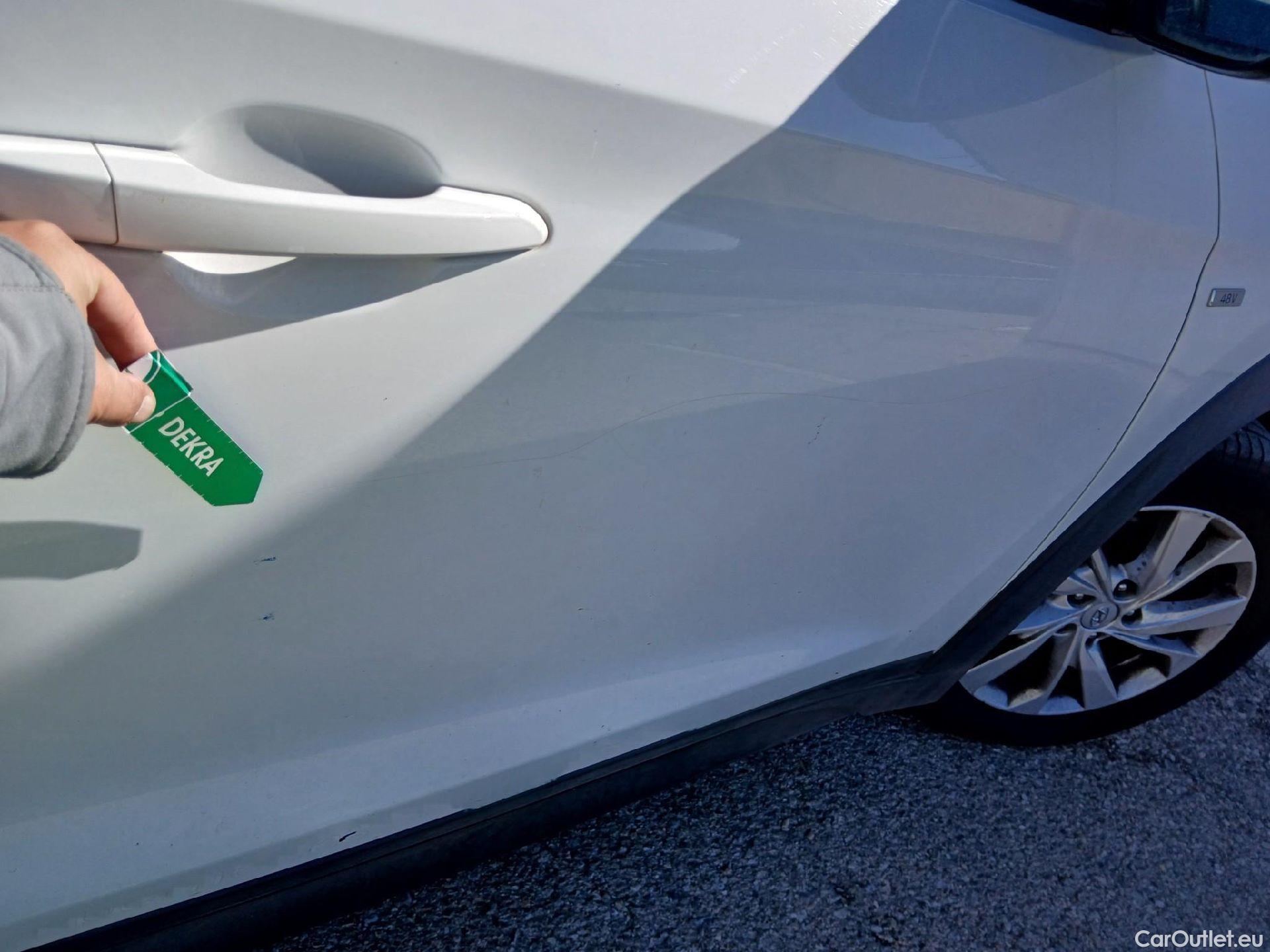  Hyundai  Tucson HYUNDAI  / 2018 / 5P / todoterreno 1.6 CRDI 85kW (116CV) 48V SLE 4X2(SP)(SL) #29