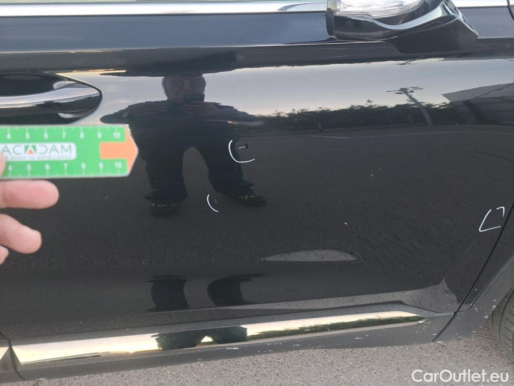  Hyundai  Santa Fe HYUNDAI  / 2018 / 5P / todoterreno 2.2 CRDi Klass 4x2 DK #10