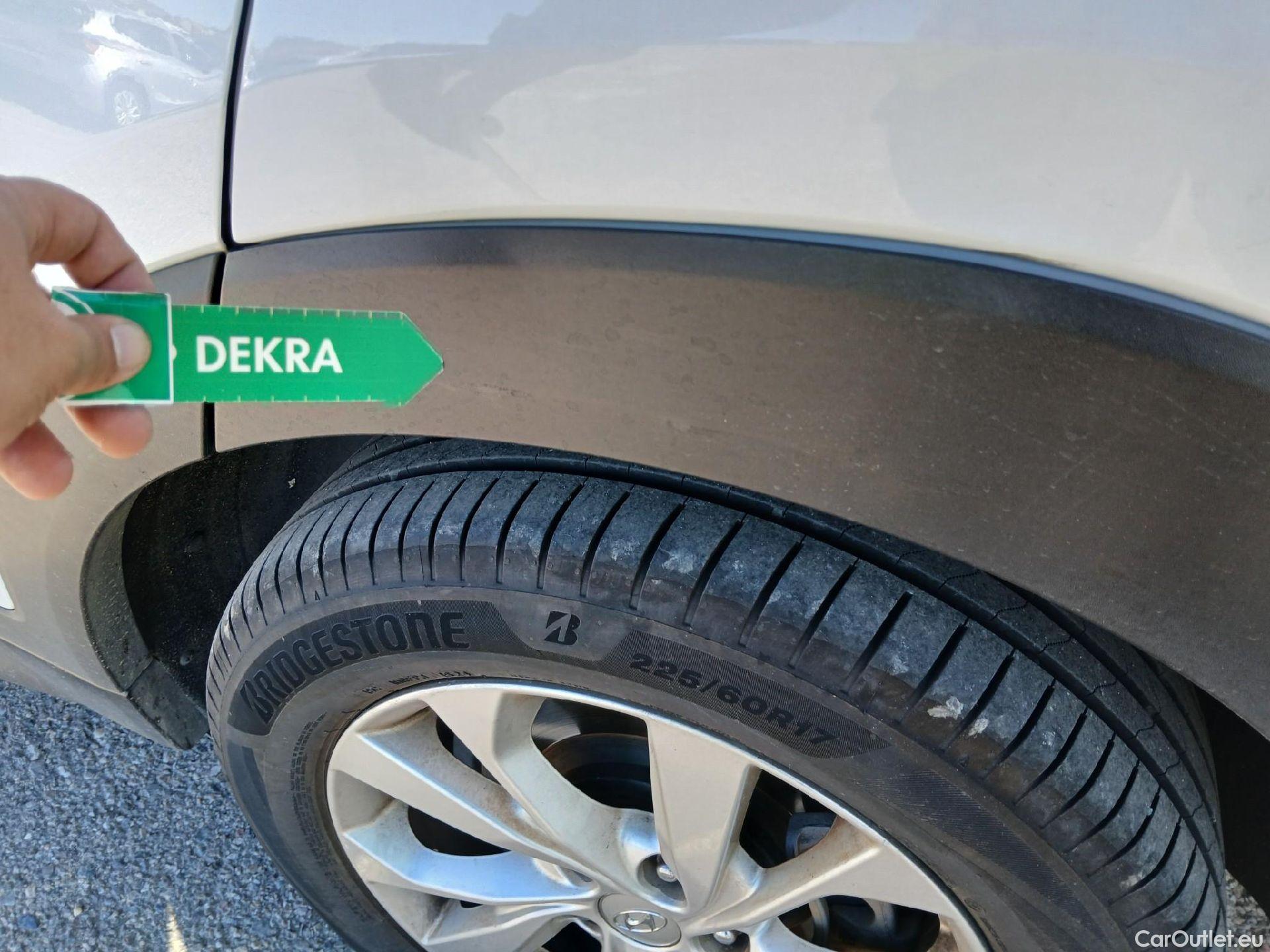  Hyundai  Tucson HYUNDAI  / 2018 / 5P / todoterreno 1.6 CRDI 85kW (116CV) 48V SLE 4X2(SP)(SL) #29