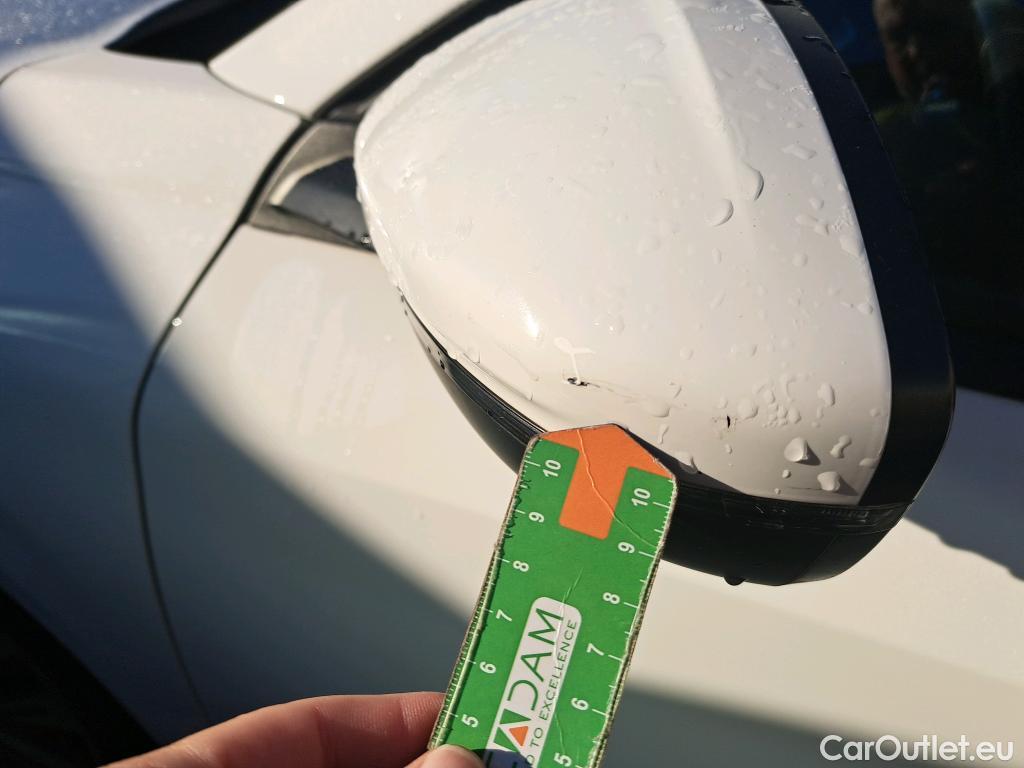  Peugeot  208 PEUGEOT  / 2019 / 5P / berlina con portón BlueHDi 73kW (100CV) Active #19