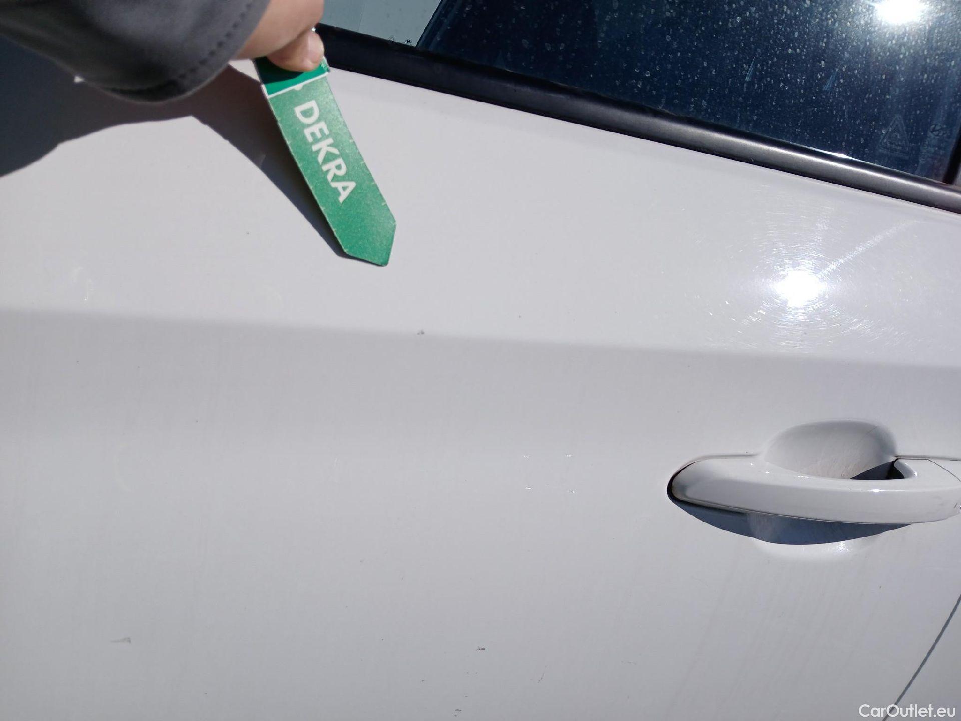  Hyundai  Tucson HYUNDAI  / 2018 / 5P / todoterreno 1.6 CRDI 85kW (116CV) 48V SLE 4X2(SP)(SL) #21