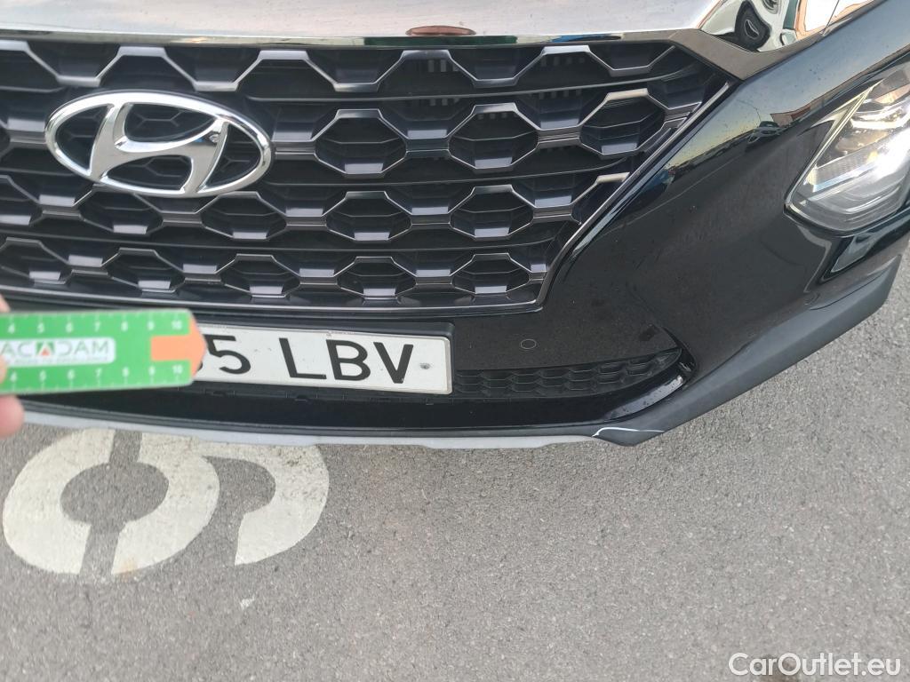  Hyundai  Santa Fe HYUNDAI  / 2018 / 5P / todoterreno 2.2 CRDi Klass 4x2 DK #25