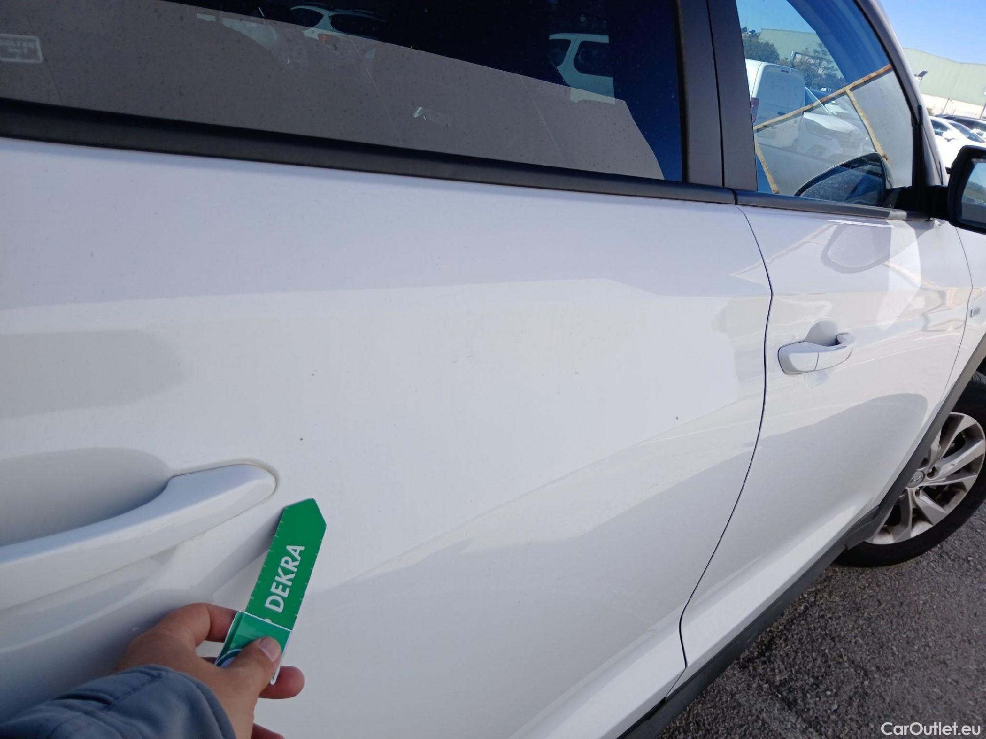  Hyundai  Tucson HYUNDAI  / 2018 / 5P / todoterreno 1.6 CRDI 85kW (116CV) 48V SLE 4X2(SP)(SL) #45