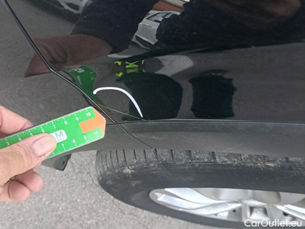  Hyundai  Santa Fe HYUNDAI  / 2018 / 5P / todoterreno 2.2 CRDi Klass 4x2 DK #28