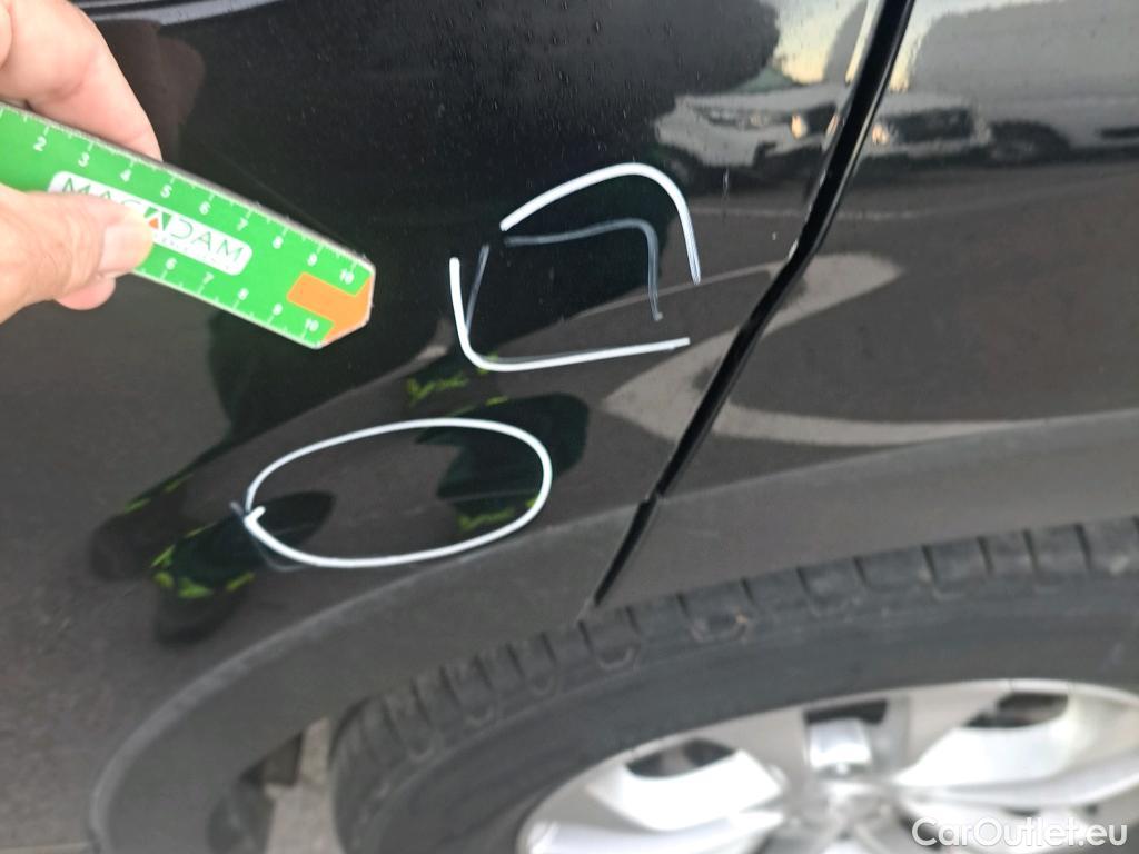  Hyundai  Santa Fe HYUNDAI  / 2018 / 5P / todoterreno 2.2 CRDi Klass 4x2 DK #8