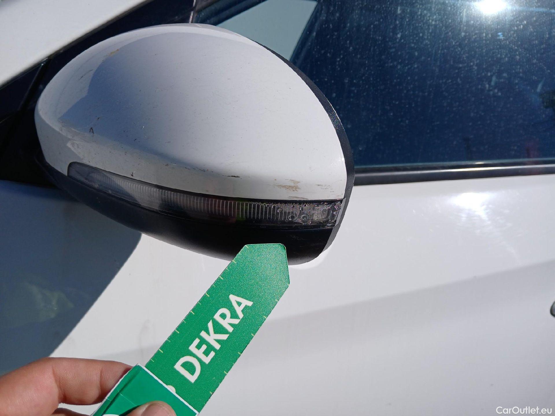  Hyundai  Tucson HYUNDAI  / 2018 / 5P / todoterreno 1.6 CRDI 85kW (116CV) 48V SLE 4X2(SP)(SL) #19