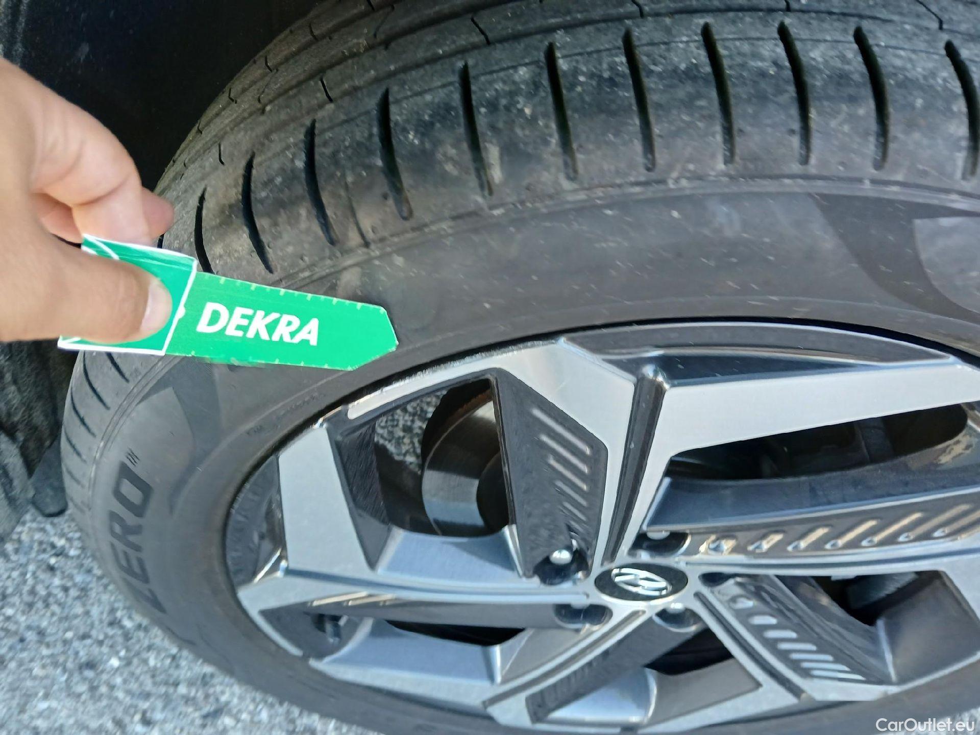  Hyundai  Tucson HYUNDAI  / 2020 / 5P / todoterreno 1.6 TGDI 169kW HEV Tecno Auto 2C #26