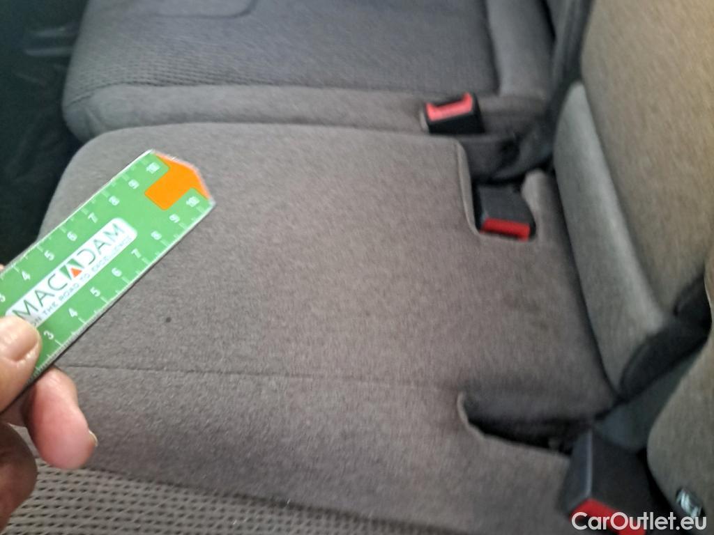  Hyundai  Santa Fe HYUNDAI  / 2018 / 5P / todoterreno 2.2 CRDi Klass 4x2 DK #20