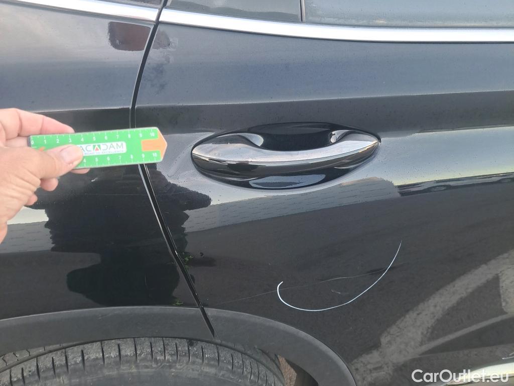  Hyundai  Santa Fe HYUNDAI  / 2018 / 5P / todoterreno 2.2 CRDi Klass 4x2 DK #44