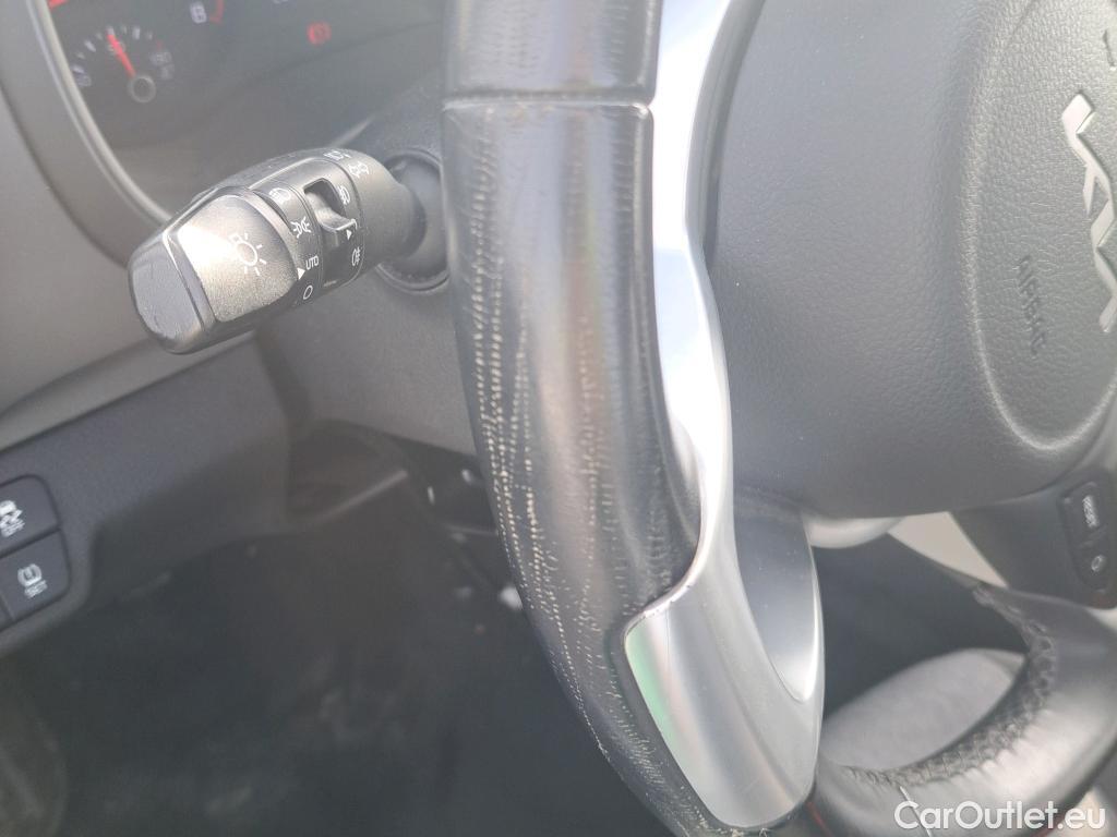 KIA  STONIC KIA  / 2017 / 5P / todoterreno 1.2 DPi 62kW (84CV) Concept #8