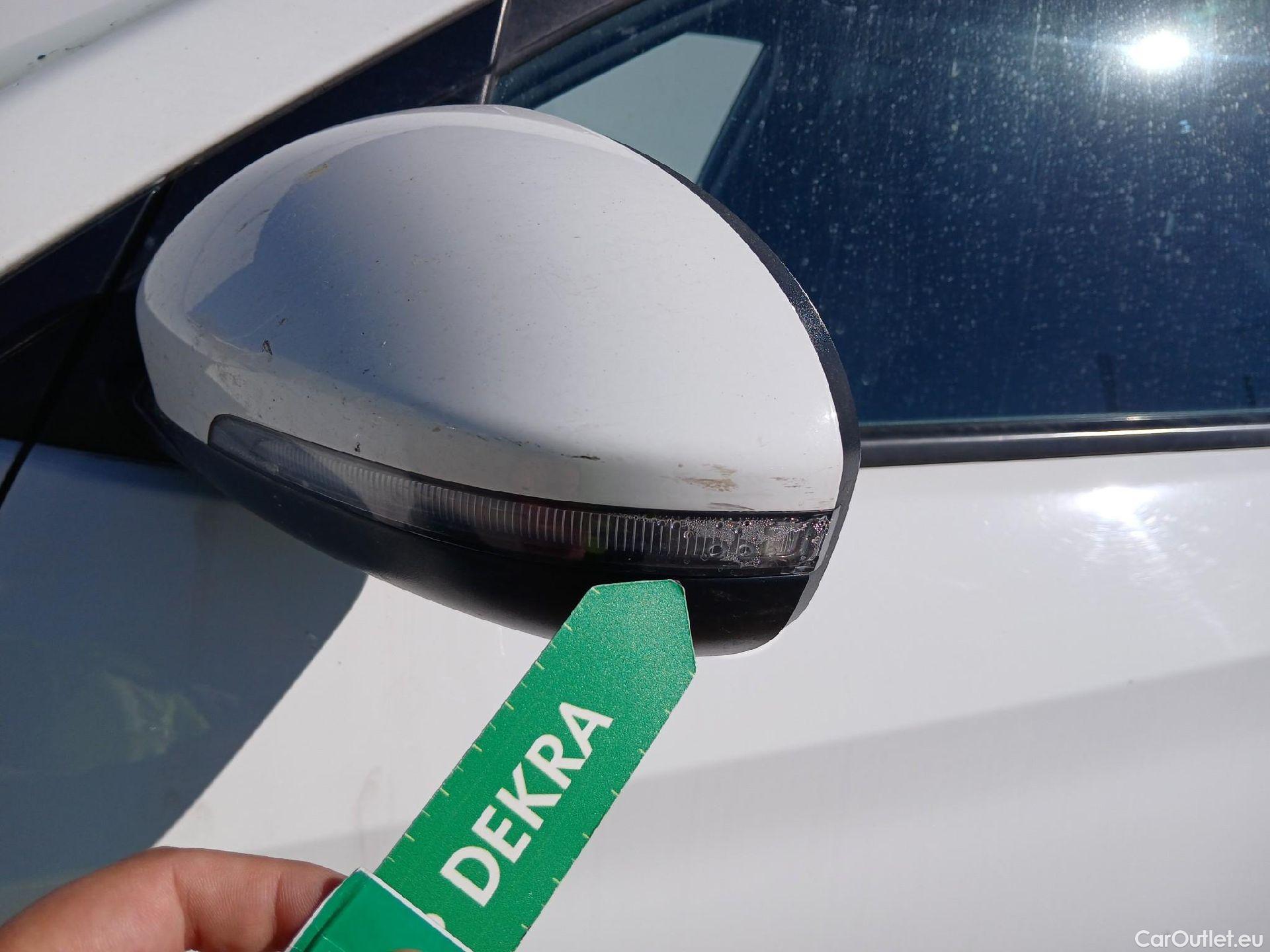  Hyundai  Tucson HYUNDAI  / 2018 / 5P / todoterreno 1.6 CRDI 85kW (116CV) 48V SLE 4X2(SP)(SL) #20