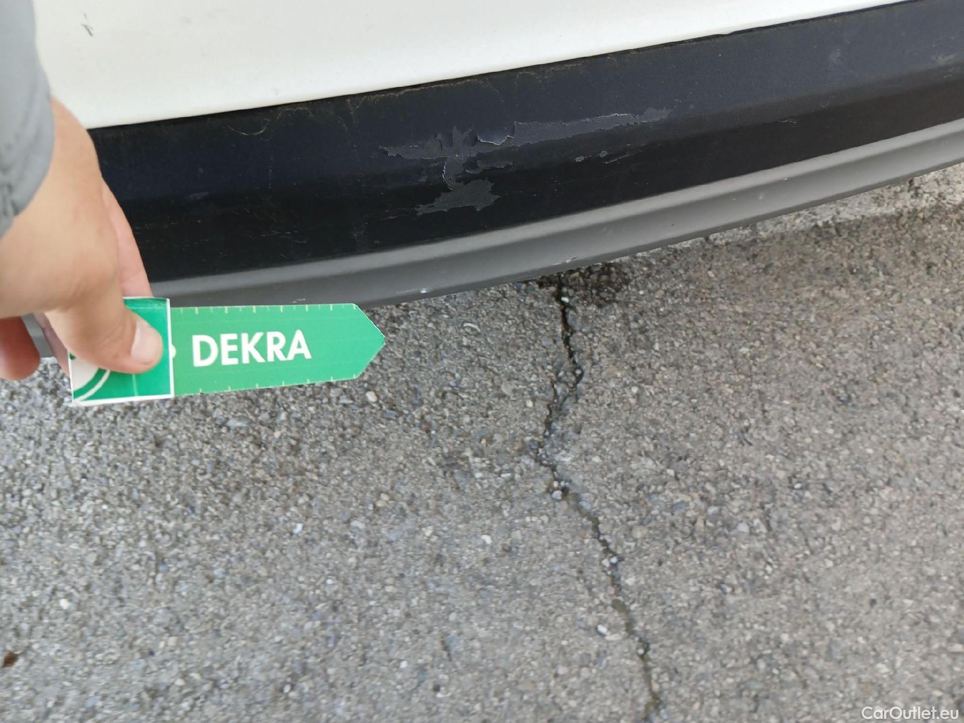  Hyundai  Tucson HYUNDAI  / 2018 / 5P / todoterreno 1.6 CRDI 85kW (116CV) 48V SLE 4X2(SP)(SL) #42