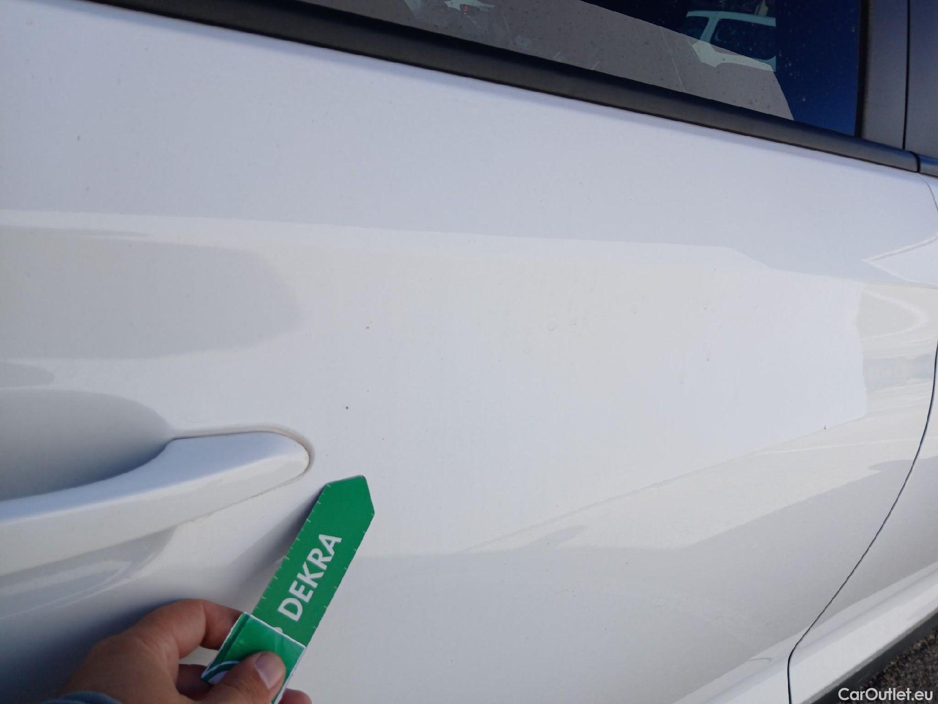  Hyundai  Tucson HYUNDAI  / 2018 / 5P / todoterreno 1.6 CRDI 85kW (116CV) 48V SLE 4X2(SP)(SL) #46