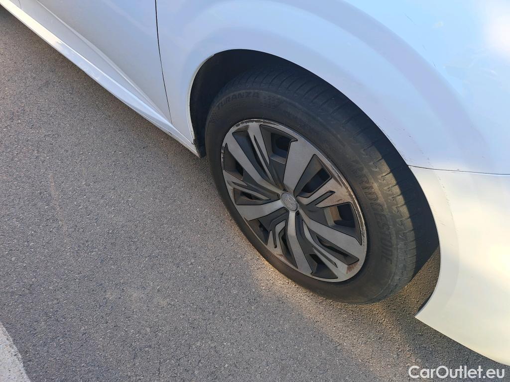  Peugeot  208 PEUGEOT  / 2019 / 5P / berlina con portón BlueHDi 73kW (100CV) Active #16