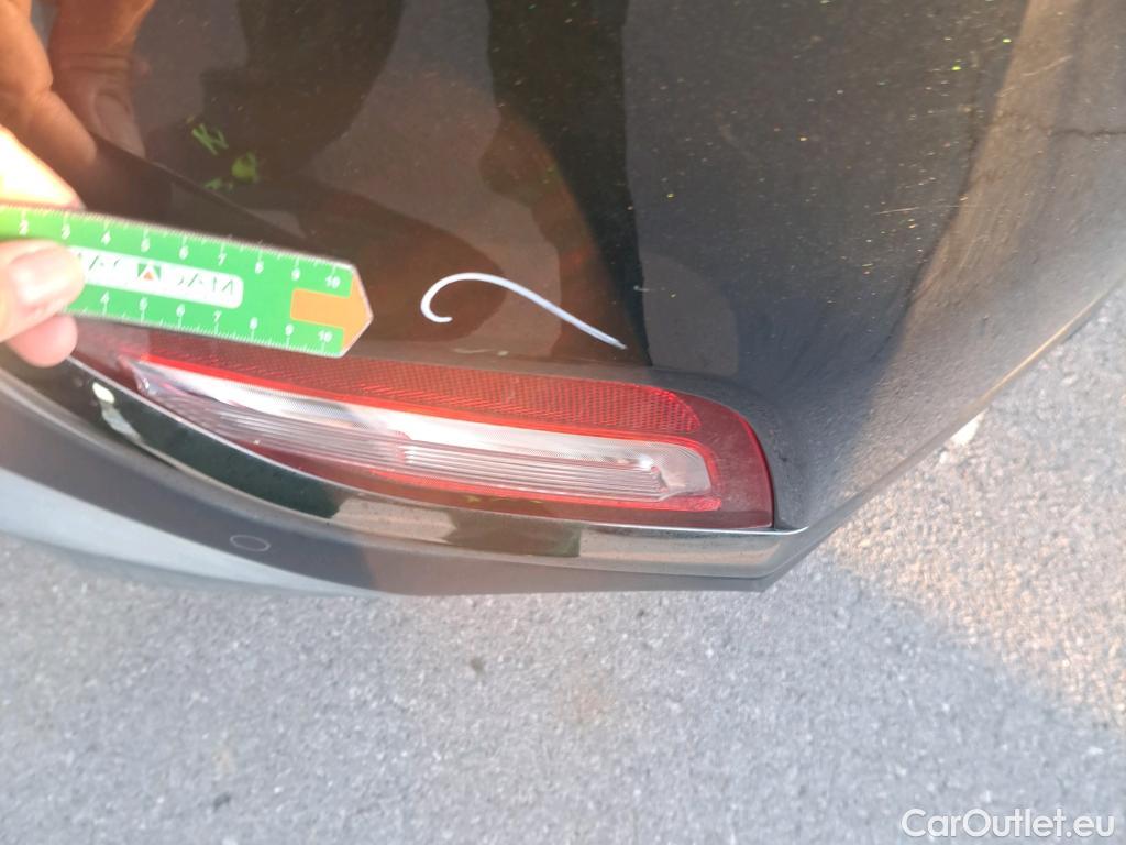  Hyundai  Santa Fe HYUNDAI  / 2018 / 5P / todoterreno 2.2 CRDi Klass 4x2 DK #35