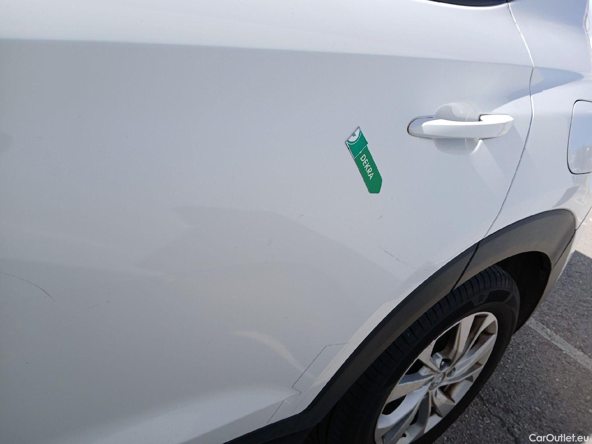  Hyundai  Tucson HYUNDAI  / 2018 / 5P / todoterreno 1.6 CRDI 85kW (116CV) 48V SLE 4X2(SP)(SL) #20