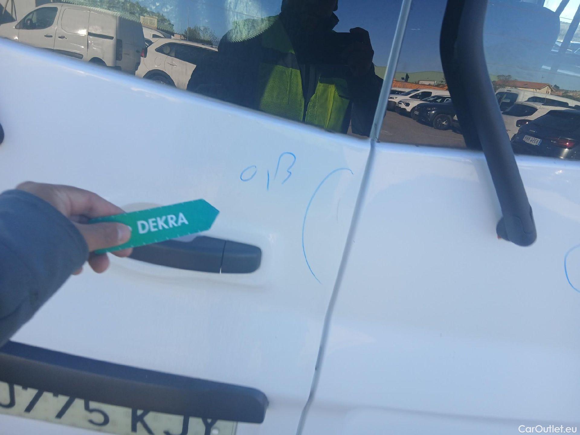  Opel  Vivaro OPEL  / 2014 / 4P / combi 1.6 CDTI S/S 107kW (145CV) L2 2.9t Com-9 #14