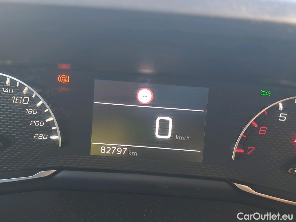  Peugeot  208 PEUGEOT  / 2019 / 5P / berlina con portón BlueHDi 73kW (100CV) Active #25