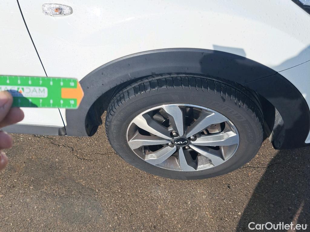 KIA  STONIC KIA  / 2017 / 5P / todoterreno 1.2 DPi 62kW (84CV) Concept #3