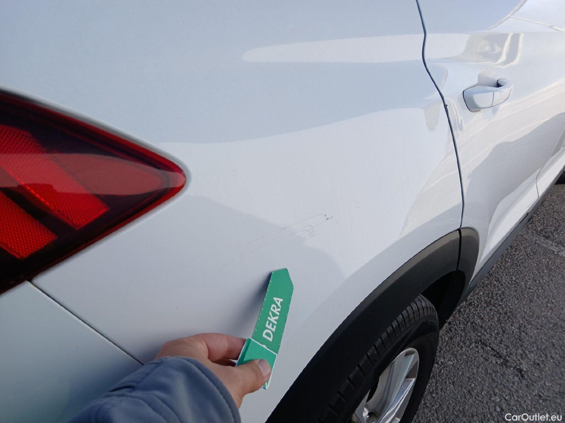  Hyundai  Tucson HYUNDAI  / 2018 / 5P / todoterreno 1.6 CRDI 85kW (116CV) 48V SLE 4X2(SP)(SL) #44