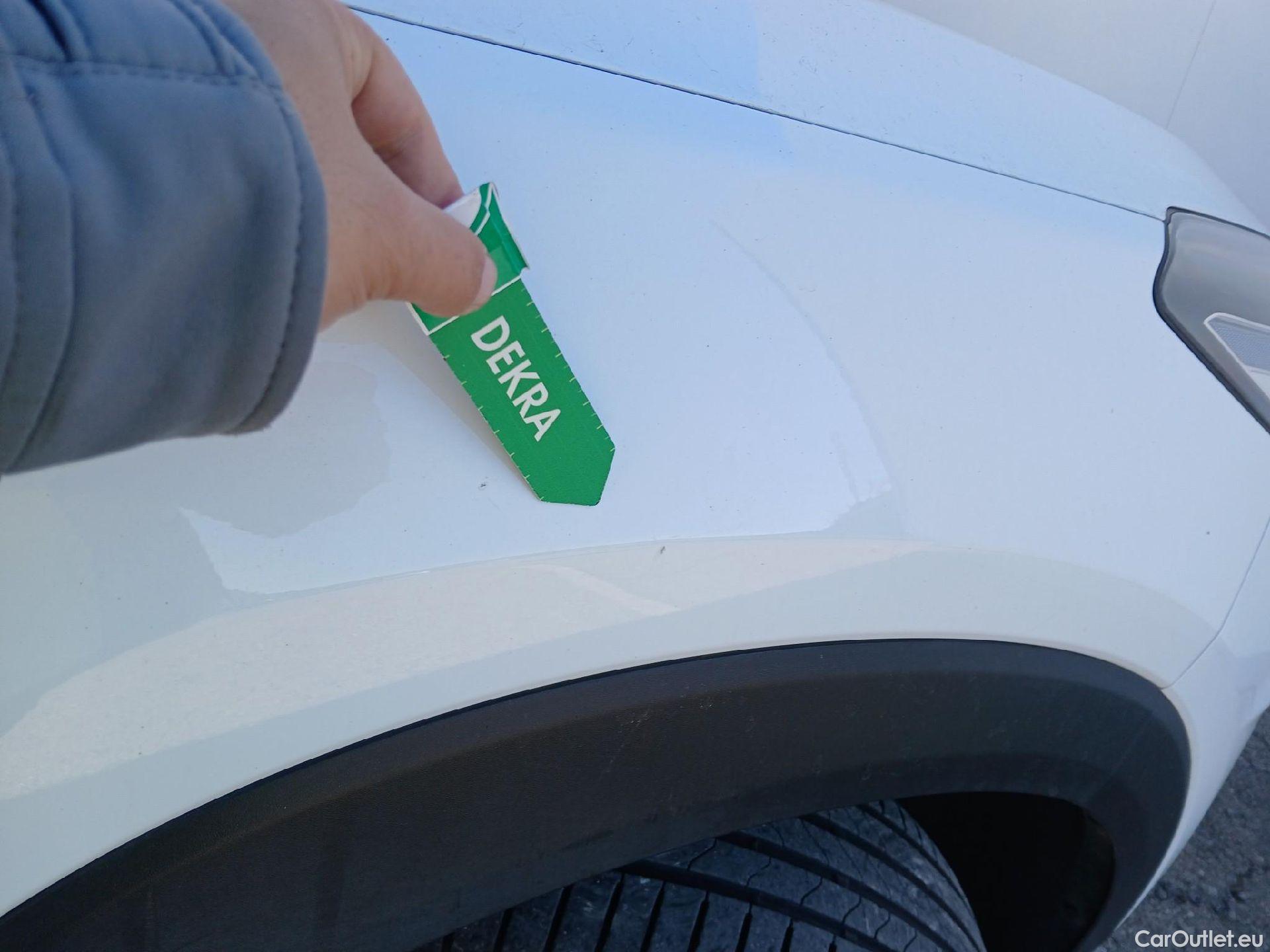  Hyundai  Tucson HYUNDAI  / 2018 / 5P / todoterreno 1.6 CRDI 85kW (116CV) 48V SLE 4X2(SP)(SL) #32