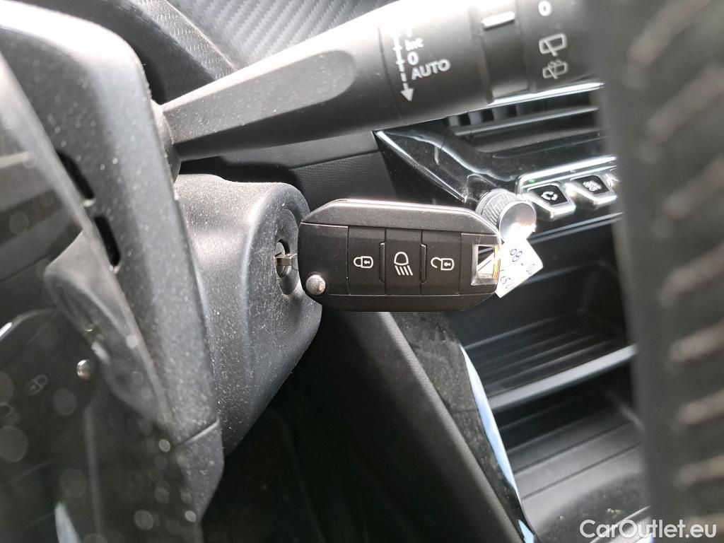  Peugeot  2008 PEUGEOT  / 2019 / 5P / todoterreno Active BlueHDI 81kW (110CV) #1