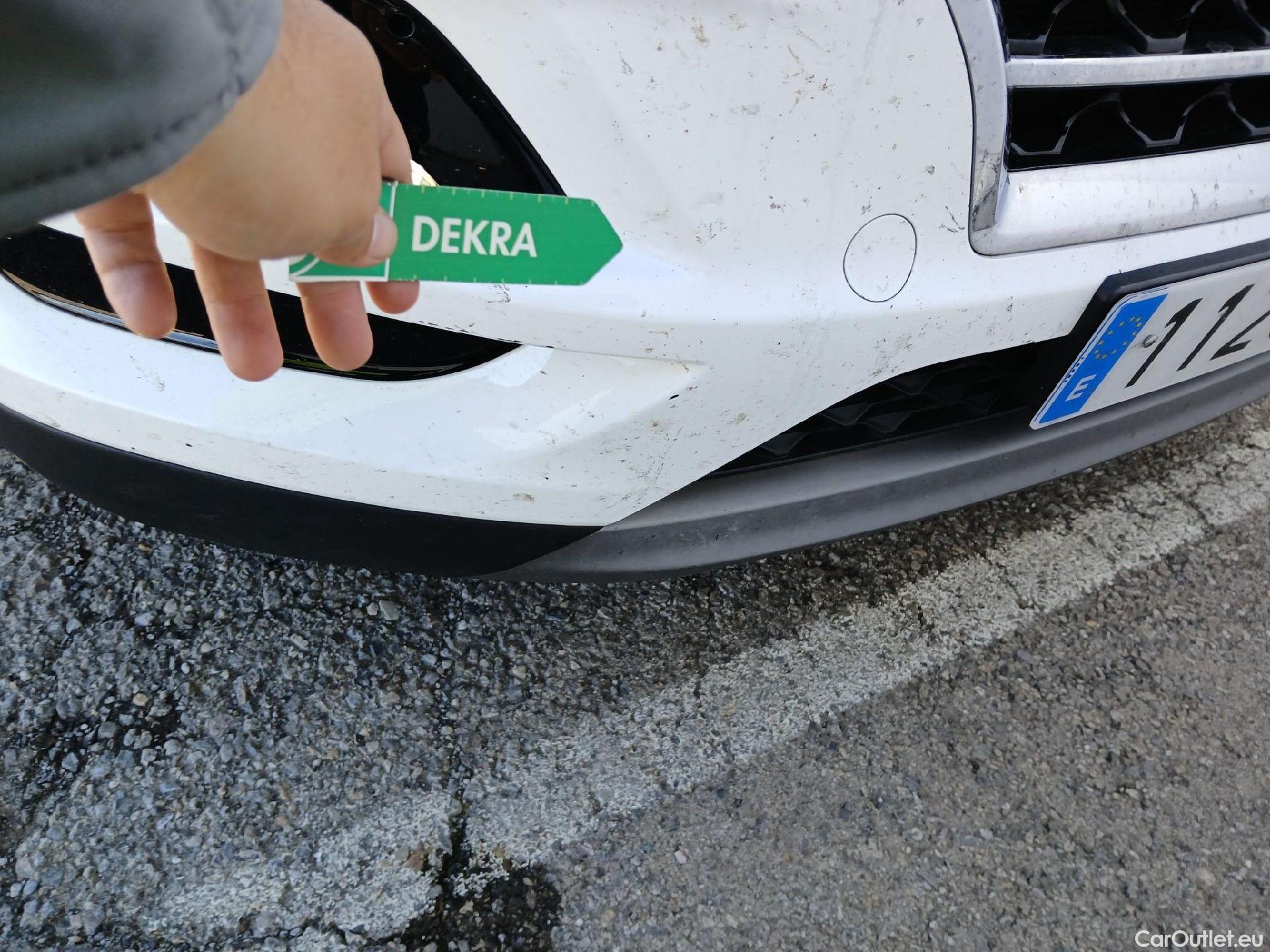  Hyundai  Tucson HYUNDAI  / 2018 / 5P / todoterreno 1.6 CRDI 85kW (116CV) 48V SLE 4X2(SP)(SL) #11