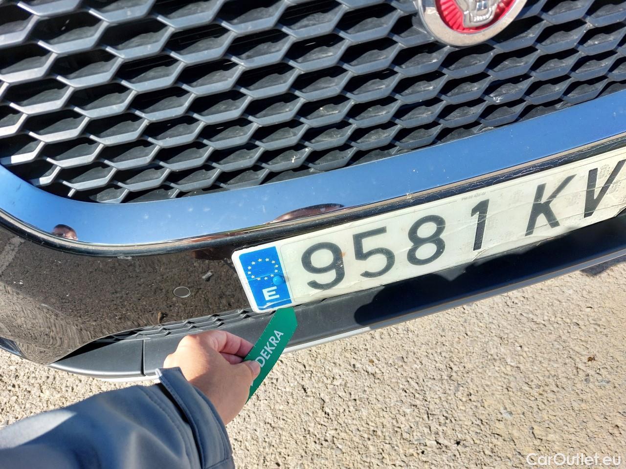  Jaguar  E-PACE JAGUAR  / 2017 / 5P / todoterreno 2.0D 110kW S 4WD Auto #3