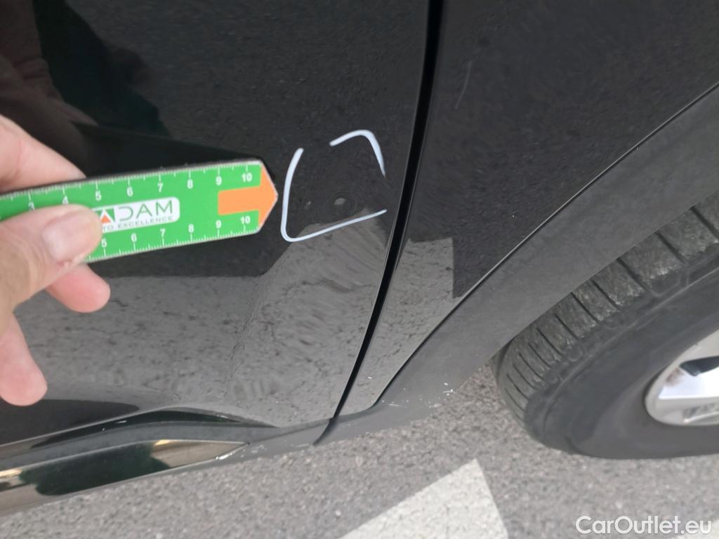  Hyundai  Santa Fe HYUNDAI  / 2018 / 5P / todoterreno 2.2 CRDi Klass 4x2 DK #11