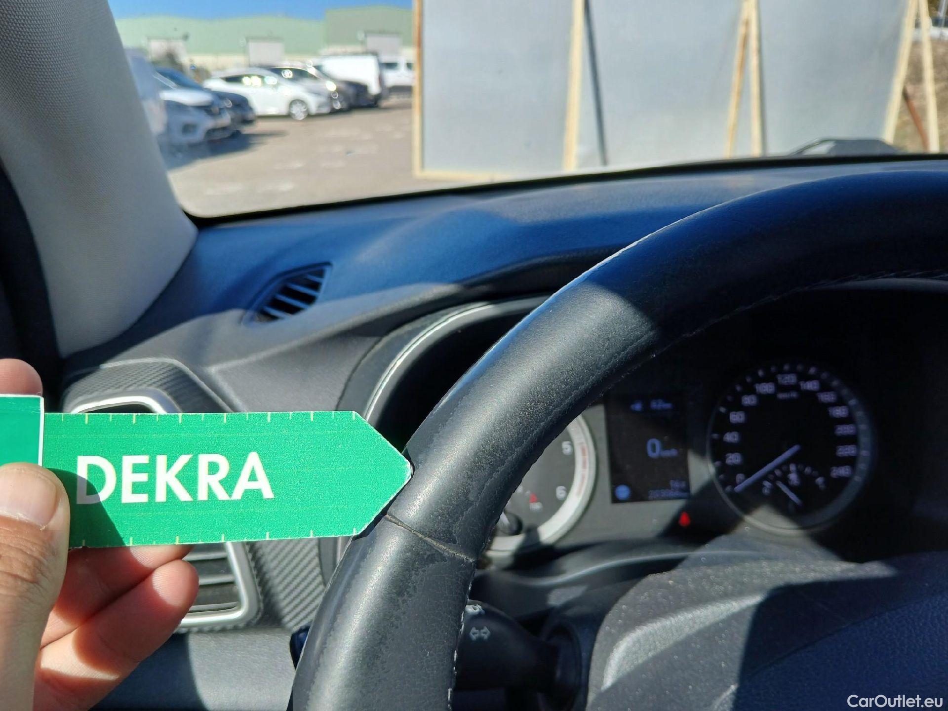  Hyundai  Tucson HYUNDAI  / 2018 / 5P / todoterreno 1.6 CRDI 85kW (116CV) 48V SLE 4X2(SP)(SL) #52