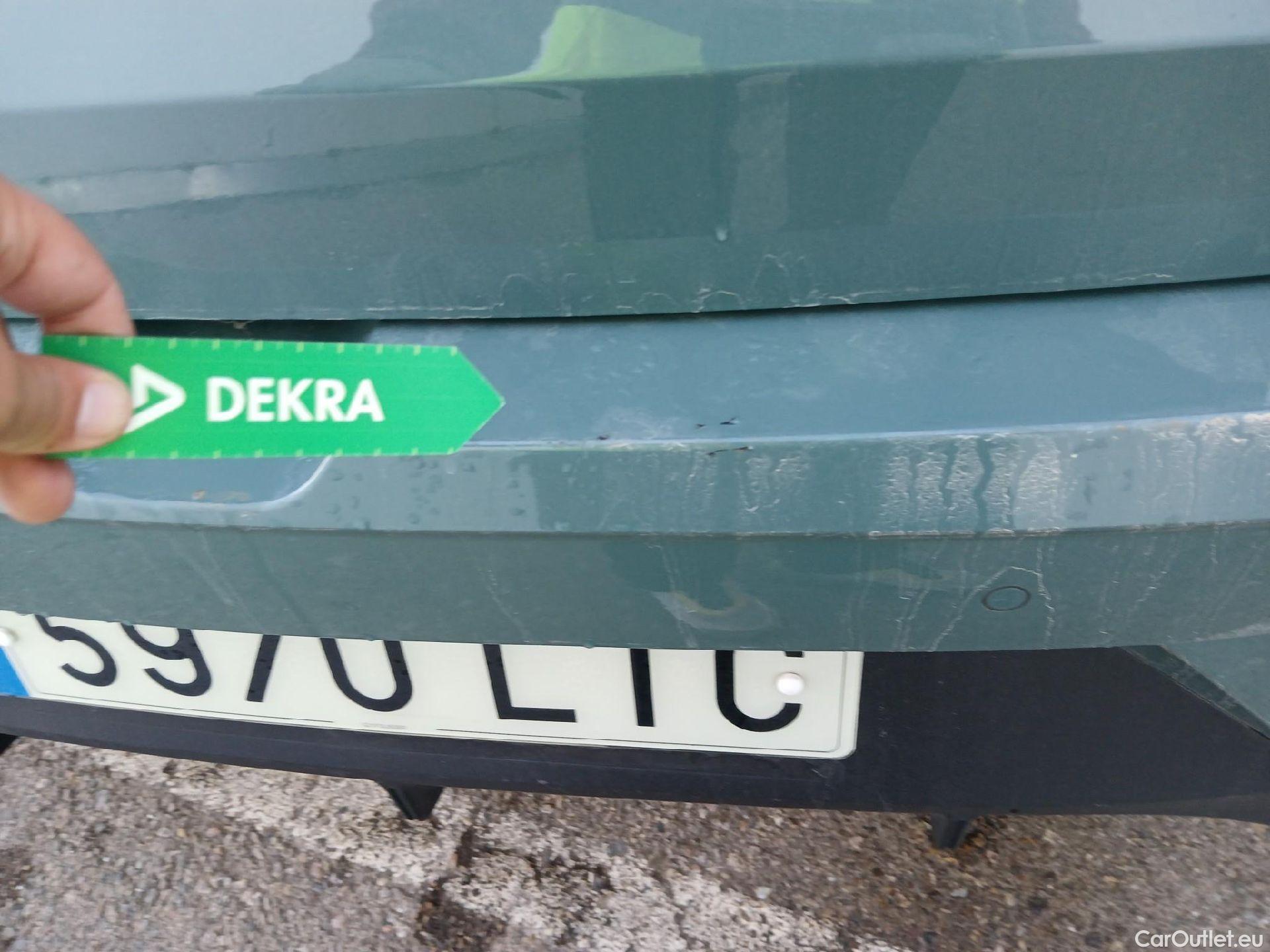  Hyundai  i20 HYUNDAI  / 2020 / 5P / berlina con portón 1.2 MPI Klass #13