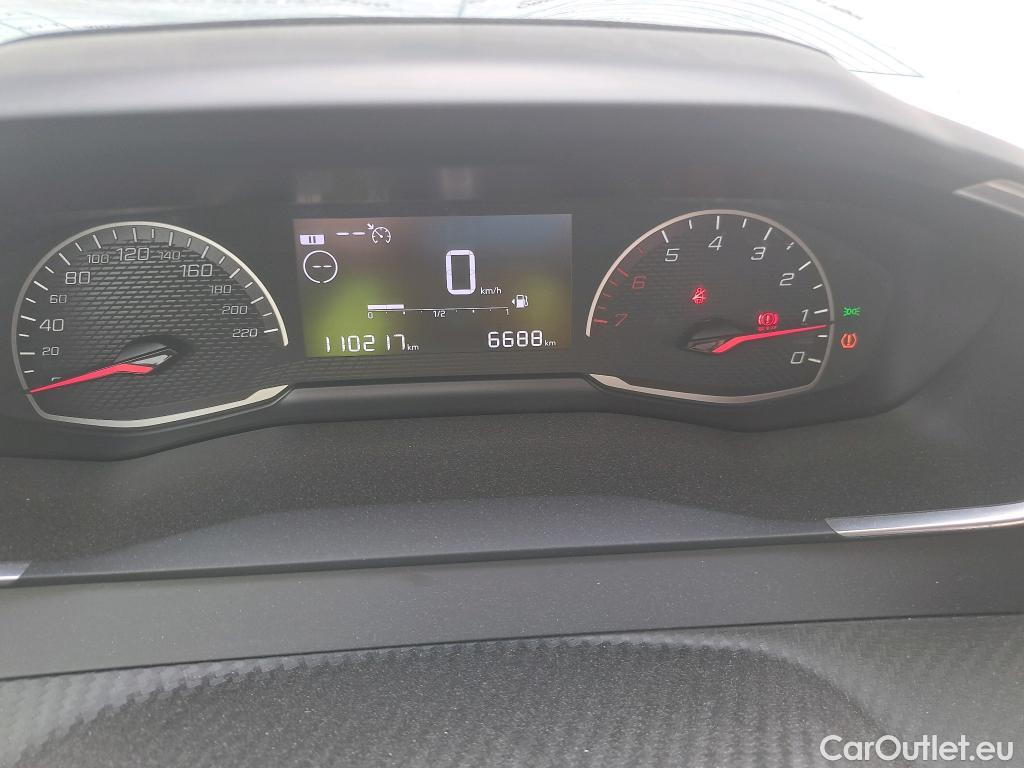  Peugeot  2008 PEUGEOT  / 2019 / 5P / todoterreno Active BlueHDI 81kW (110CV) #24