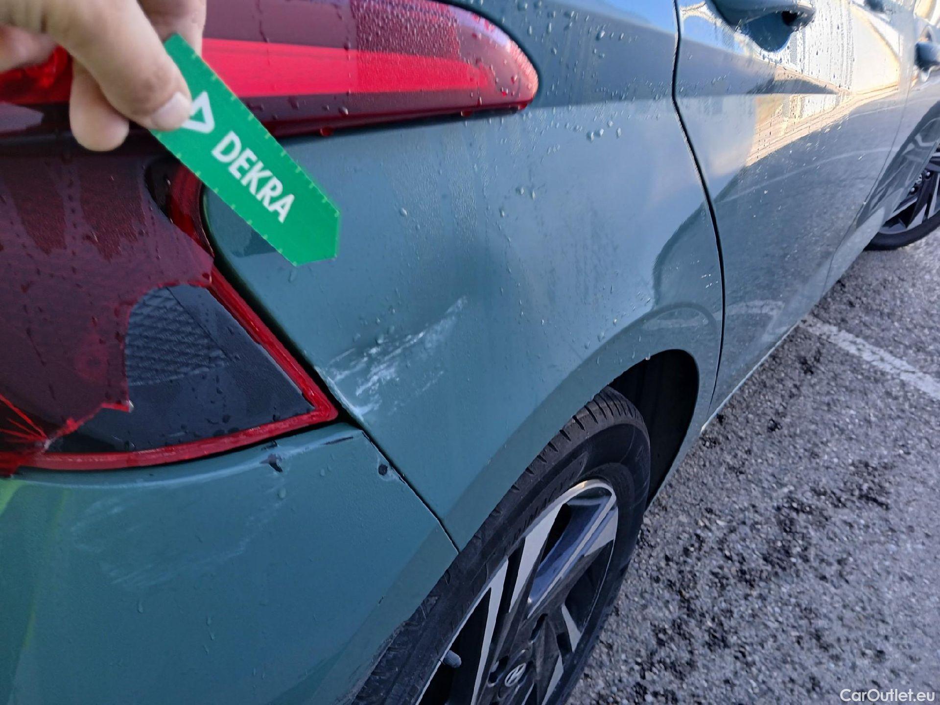  Hyundai  i20 HYUNDAI  / 2020 / 5P / berlina con portón 1.2 MPI Klass #19