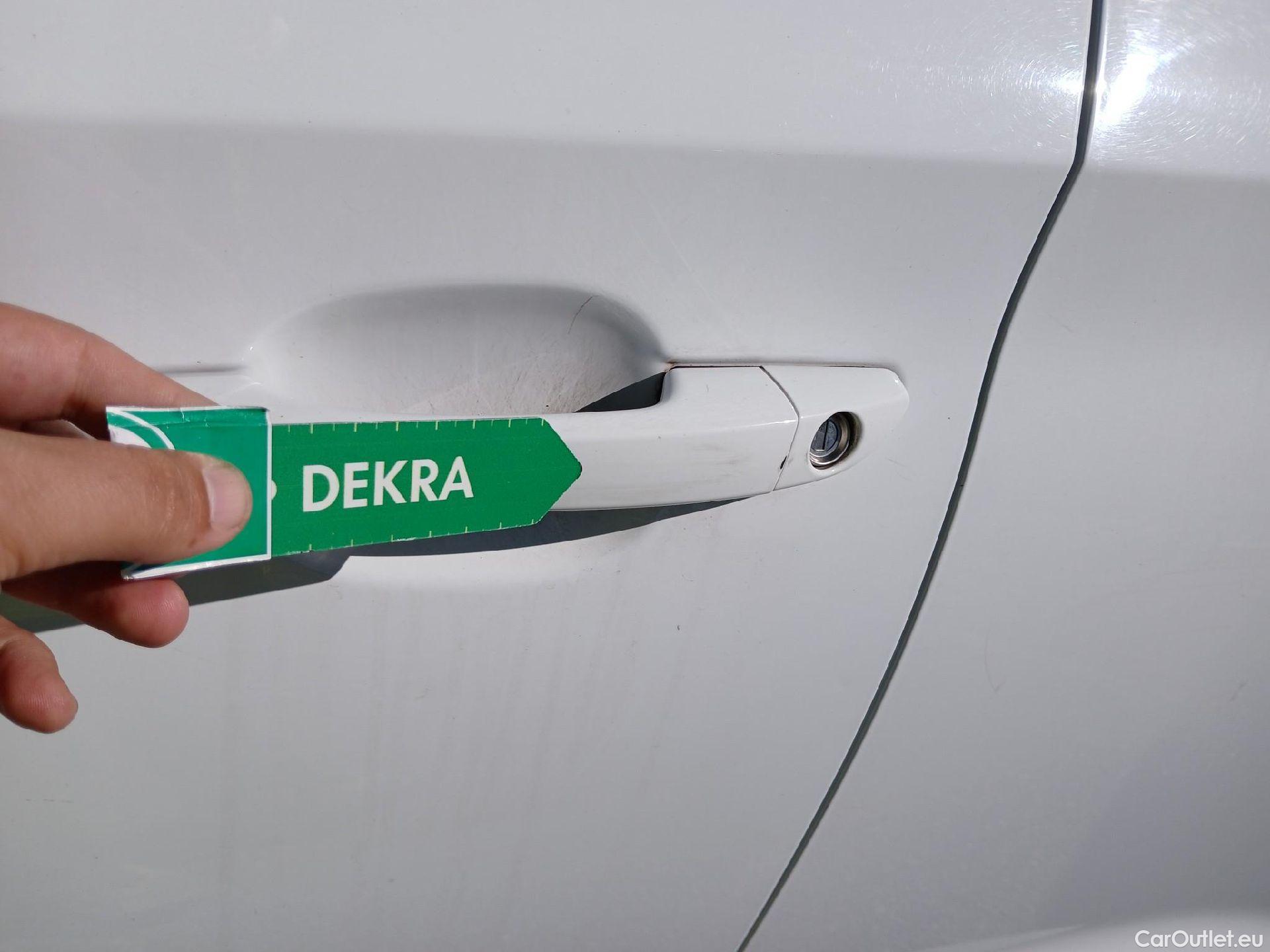  Hyundai  Tucson HYUNDAI  / 2018 / 5P / todoterreno 1.6 CRDI 85kW (116CV) 48V SLE 4X2(SP)(SL) #23