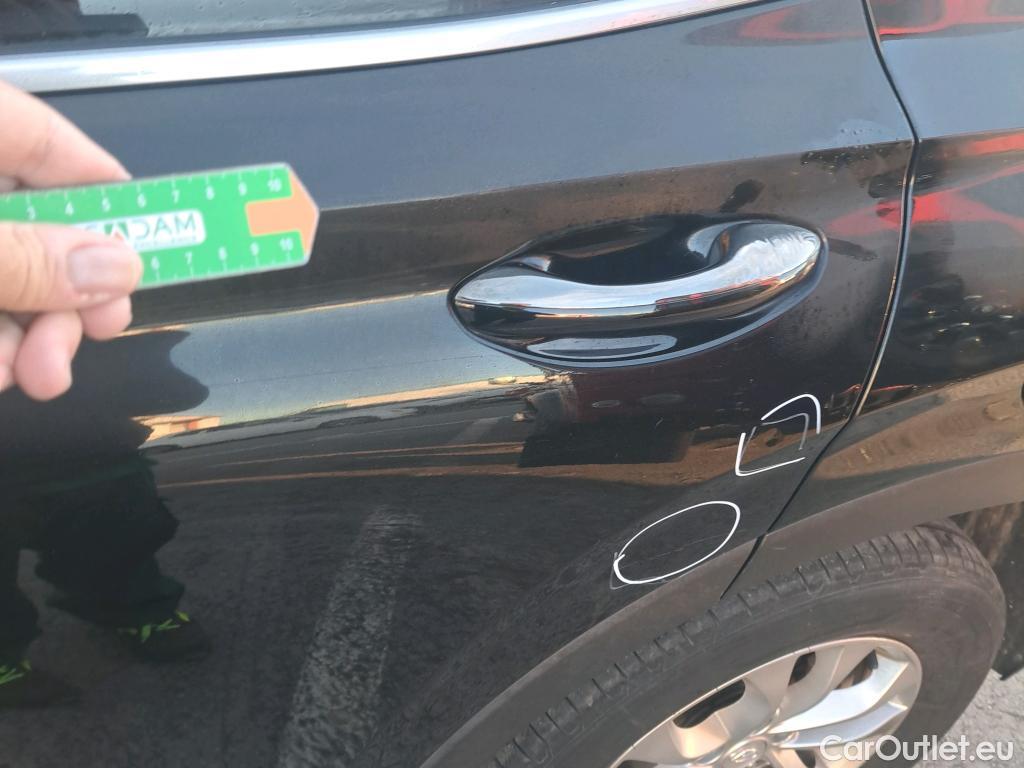  Hyundai  Santa Fe HYUNDAI  / 2018 / 5P / todoterreno 2.2 CRDi Klass 4x2 DK #42