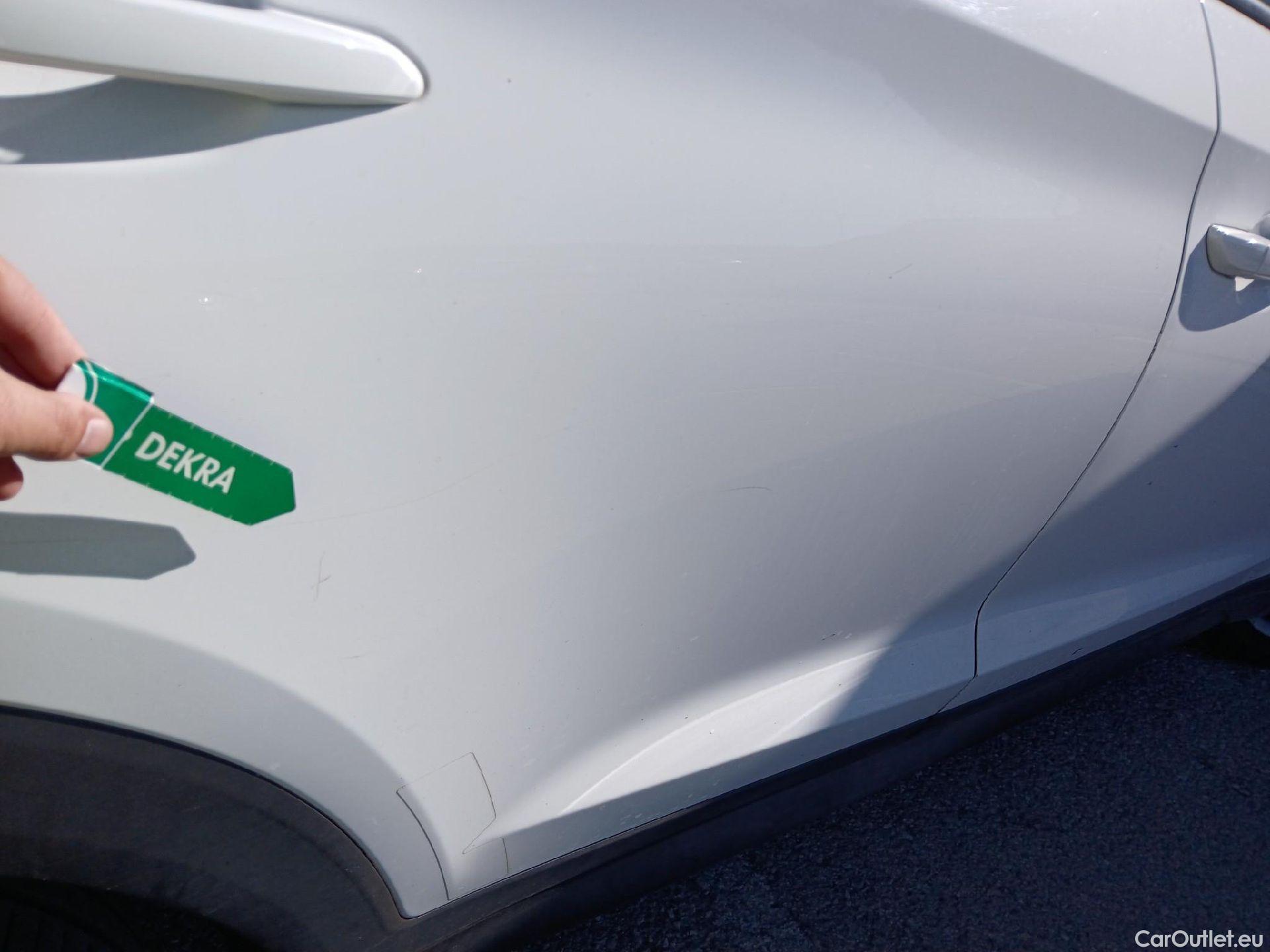  Hyundai  Tucson HYUNDAI  / 2018 / 5P / todoterreno 1.6 CRDI 85kW (116CV) 48V SLE 4X2(SP)(SL) #26