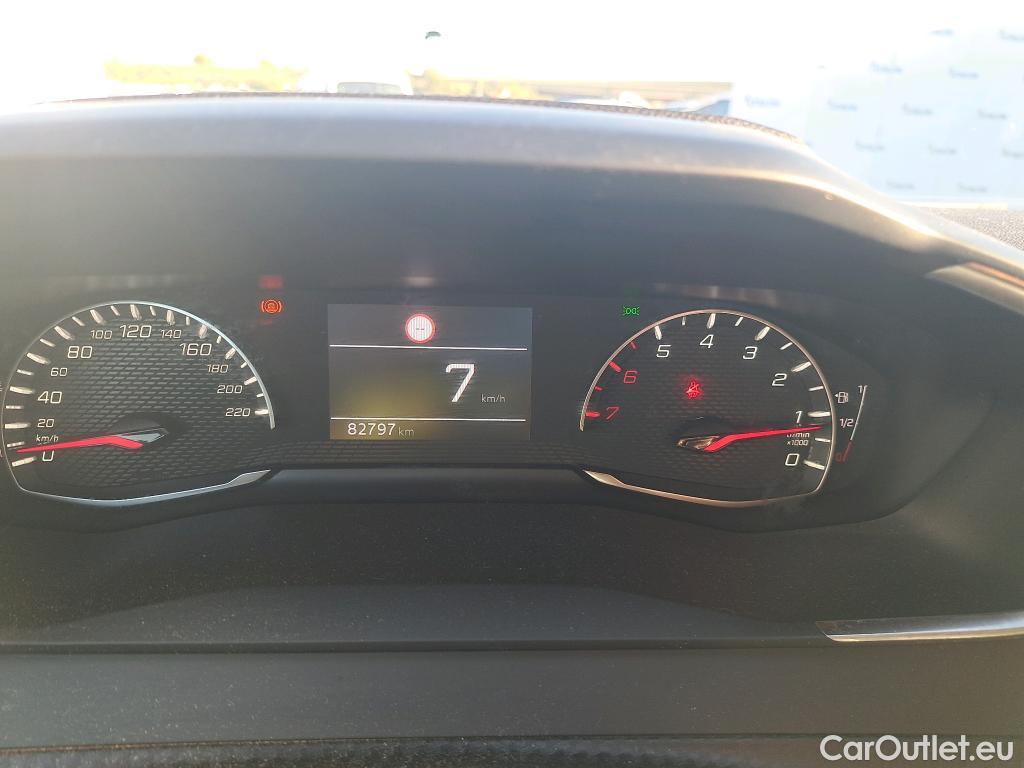  Peugeot  208 PEUGEOT  / 2019 / 5P / berlina con portón BlueHDi 73kW (100CV) Active #24