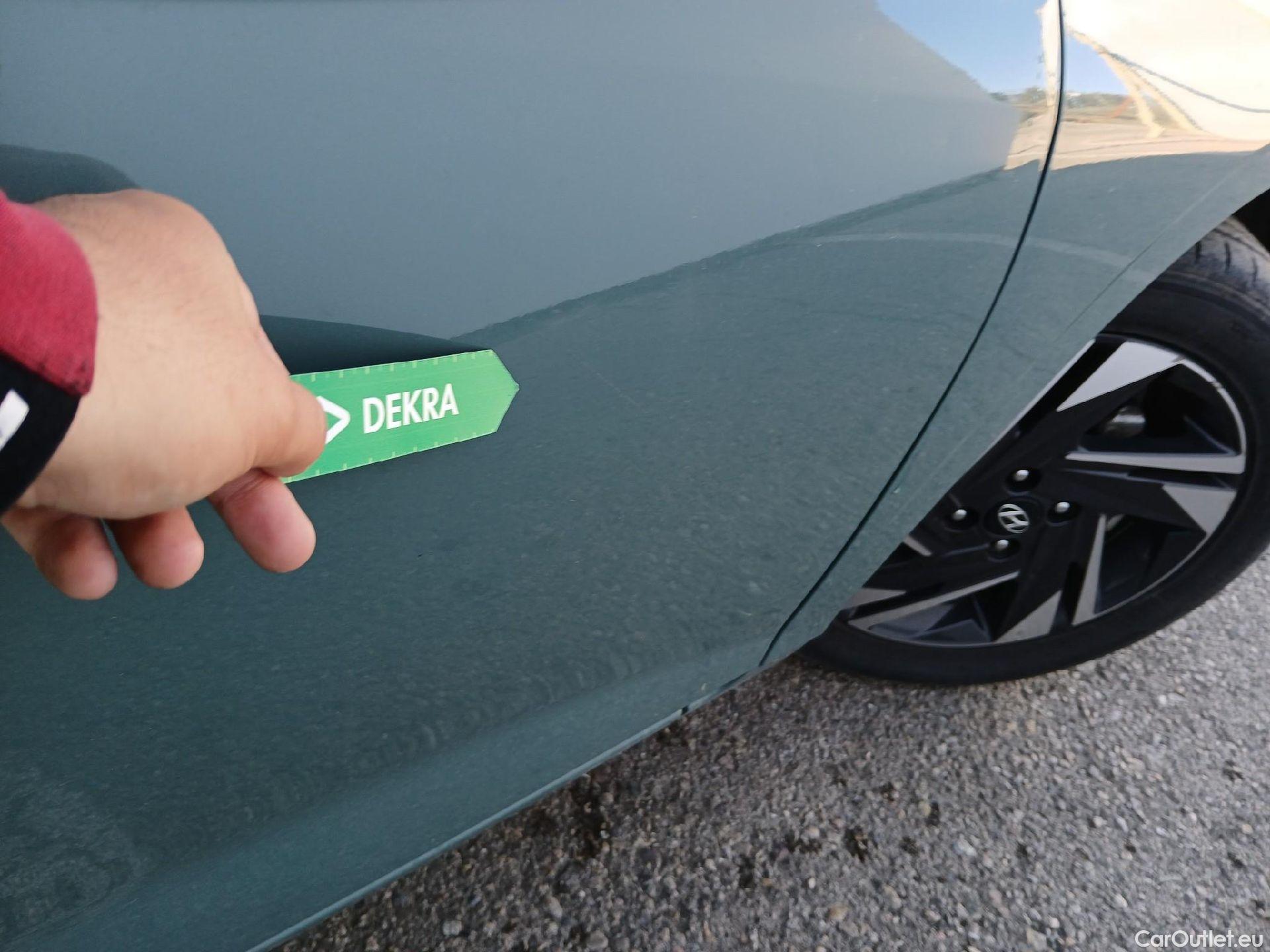  Hyundai  i20 HYUNDAI  / 2020 / 5P / berlina con portón 1.2 MPI Klass #22