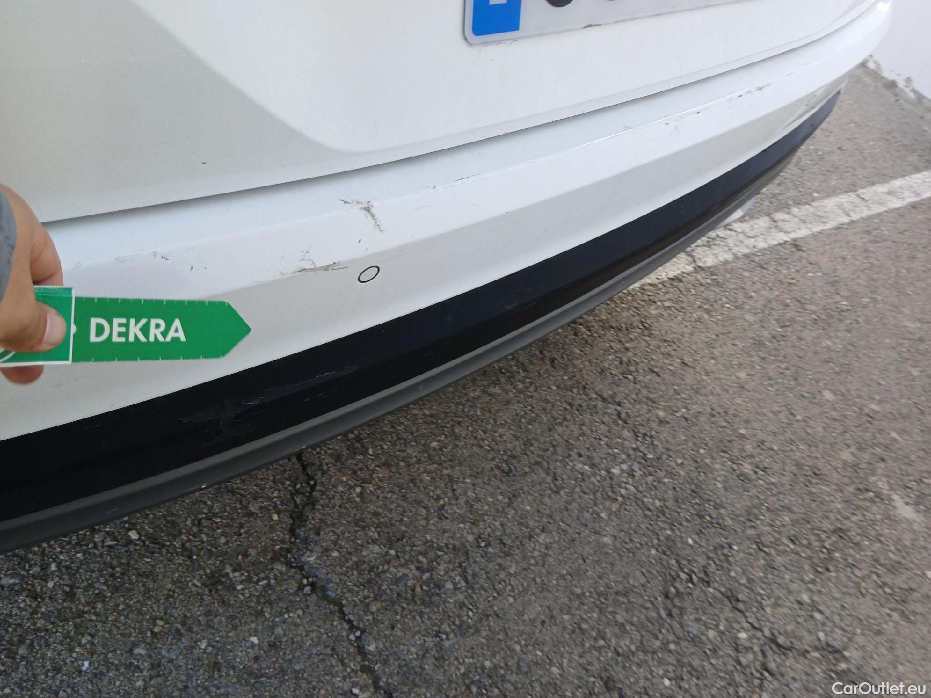  Hyundai  Tucson HYUNDAI  / 2018 / 5P / todoterreno 1.6 CRDI 85kW (116CV) 48V SLE 4X2(SP)(SL) #37