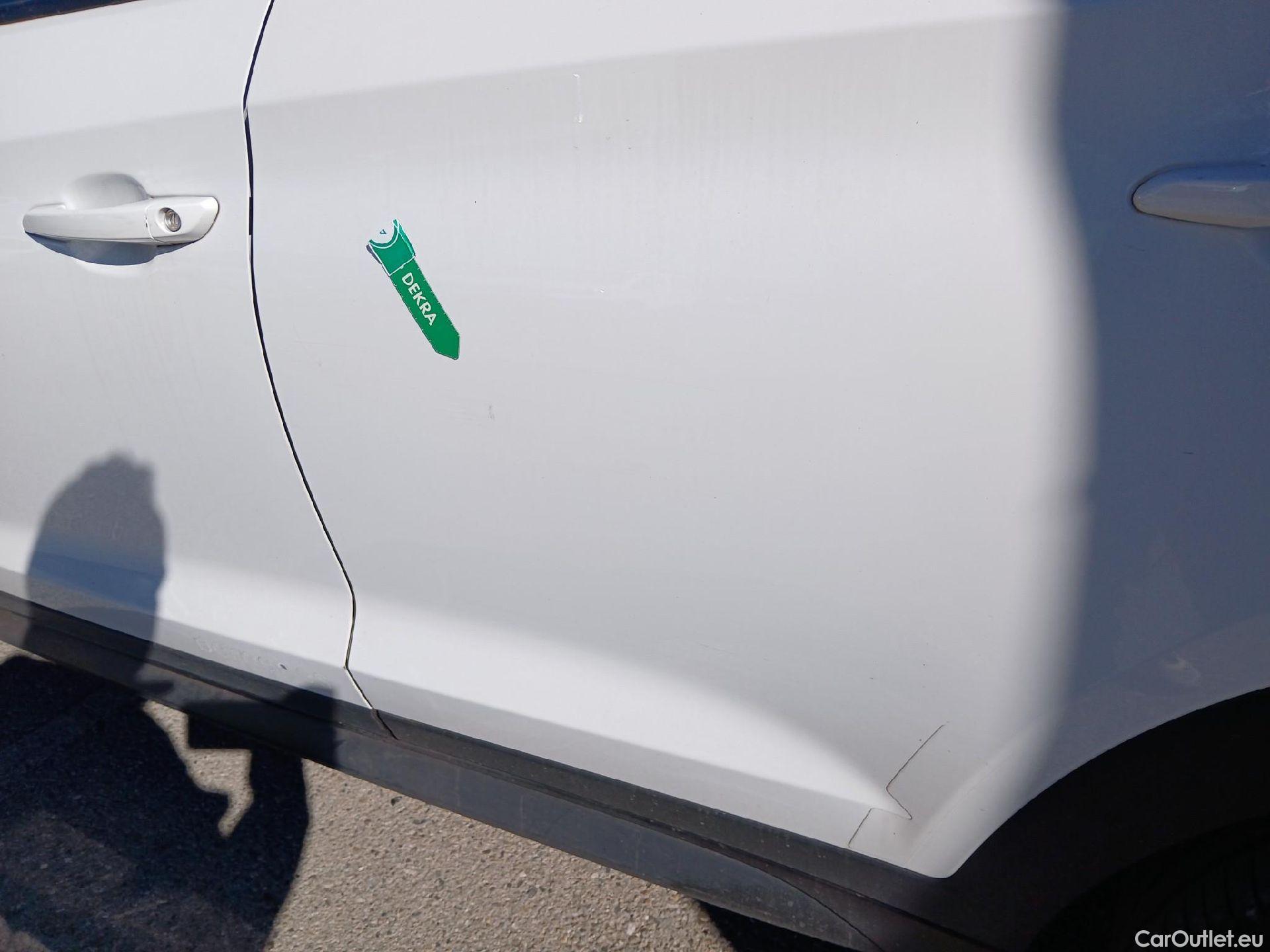  Hyundai  Tucson HYUNDAI  / 2018 / 5P / todoterreno 1.6 CRDI 85kW (116CV) 48V SLE 4X2(SP)(SL) #25