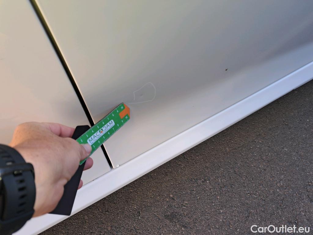  Peugeot  208 PEUGEOT  / 2019 / 5P / berlina con portón BlueHDi 73kW (100CV) Active #9