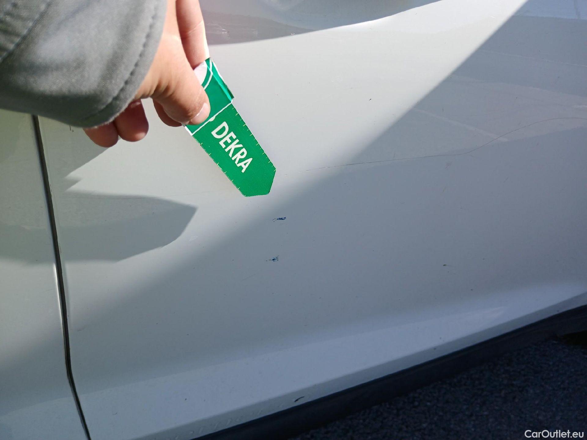  Hyundai  Tucson HYUNDAI  / 2018 / 5P / todoterreno 1.6 CRDI 85kW (116CV) 48V SLE 4X2(SP)(SL) #28