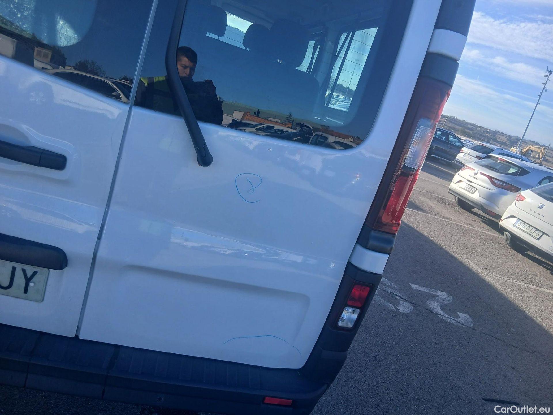  Opel  Vivaro OPEL  / 2014 / 4P / combi 1.6 CDTI S/S 107kW (145CV) L2 2.9t Com-9 #12